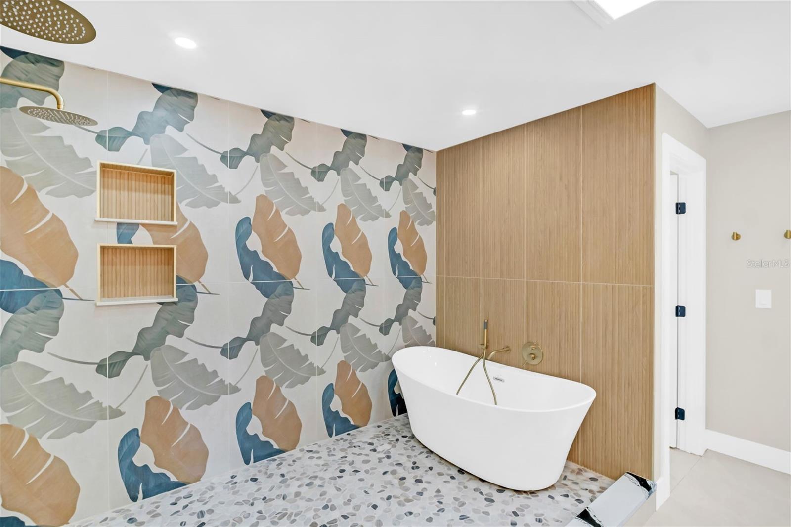 BARRINGTON HILLS - Residential