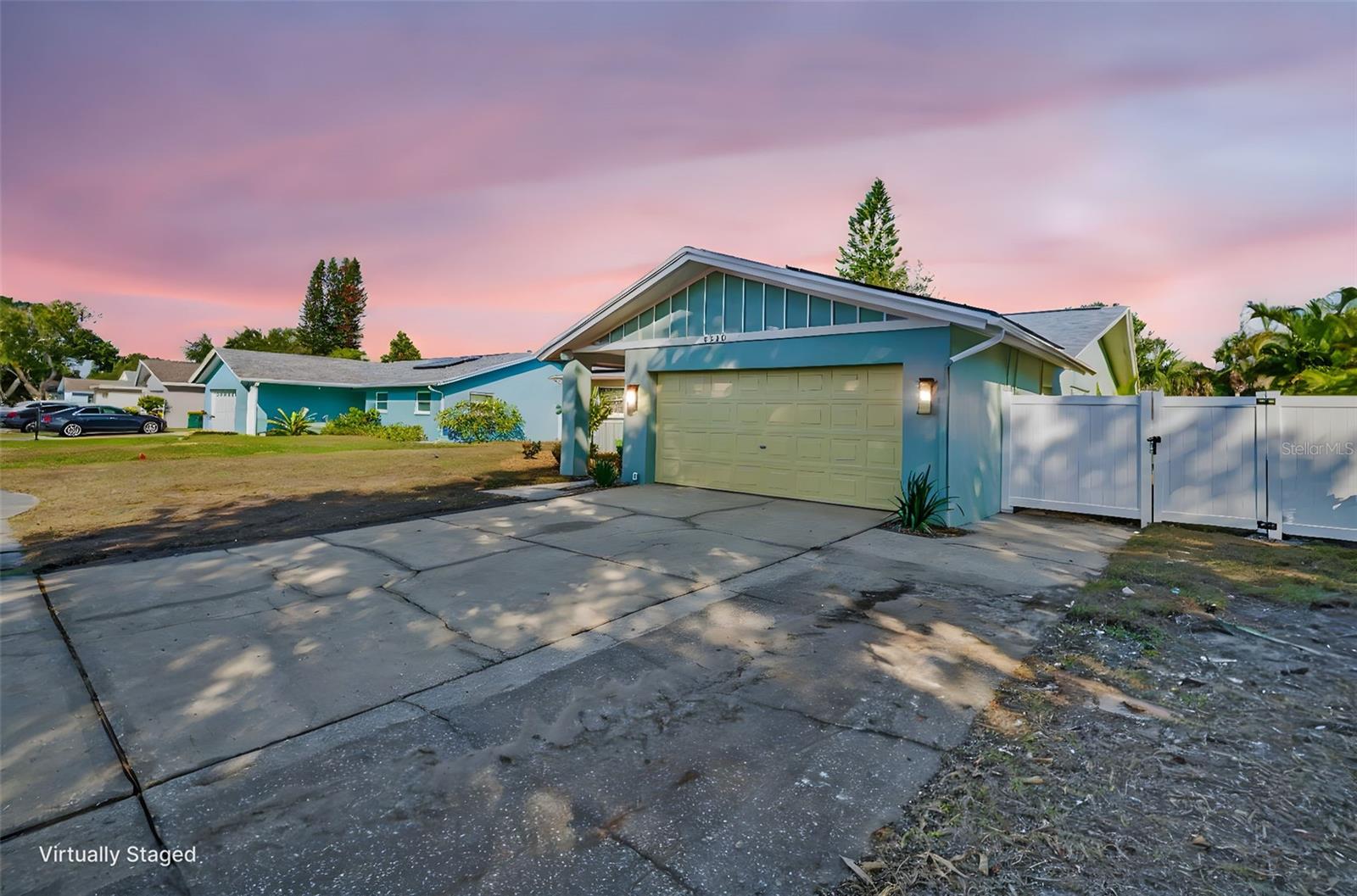 BARRINGTON HILLS - Residential