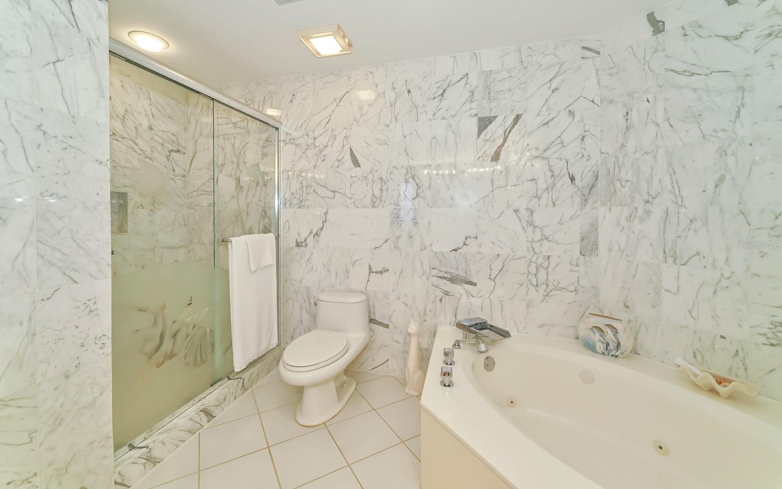 L ELEGANCE ON LIDO BEACH - Residential Lease