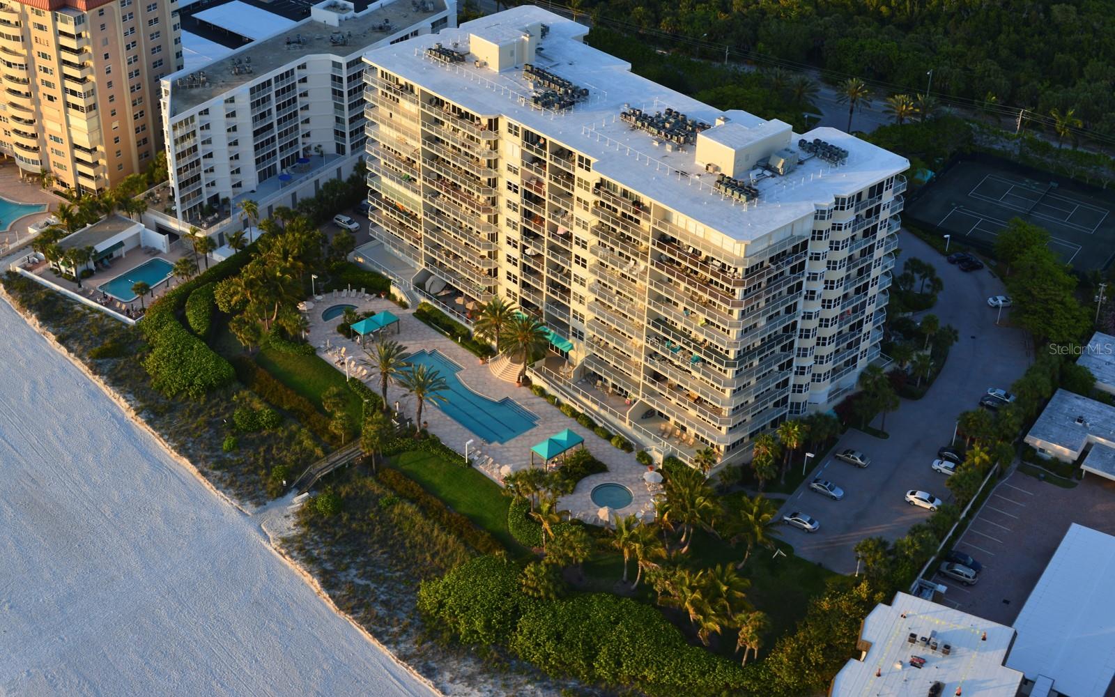 L ELEGANCE ON LIDO BEACH - Residential Lease