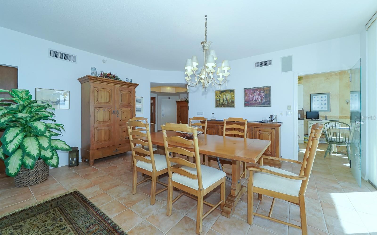 L ELEGANCE ON LIDO BEACH - Residential Lease