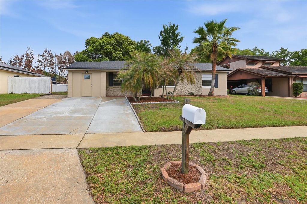 Photo of 2483 Becky Sue Drive, Orlando, FL 32807 (MLS # V4947557)