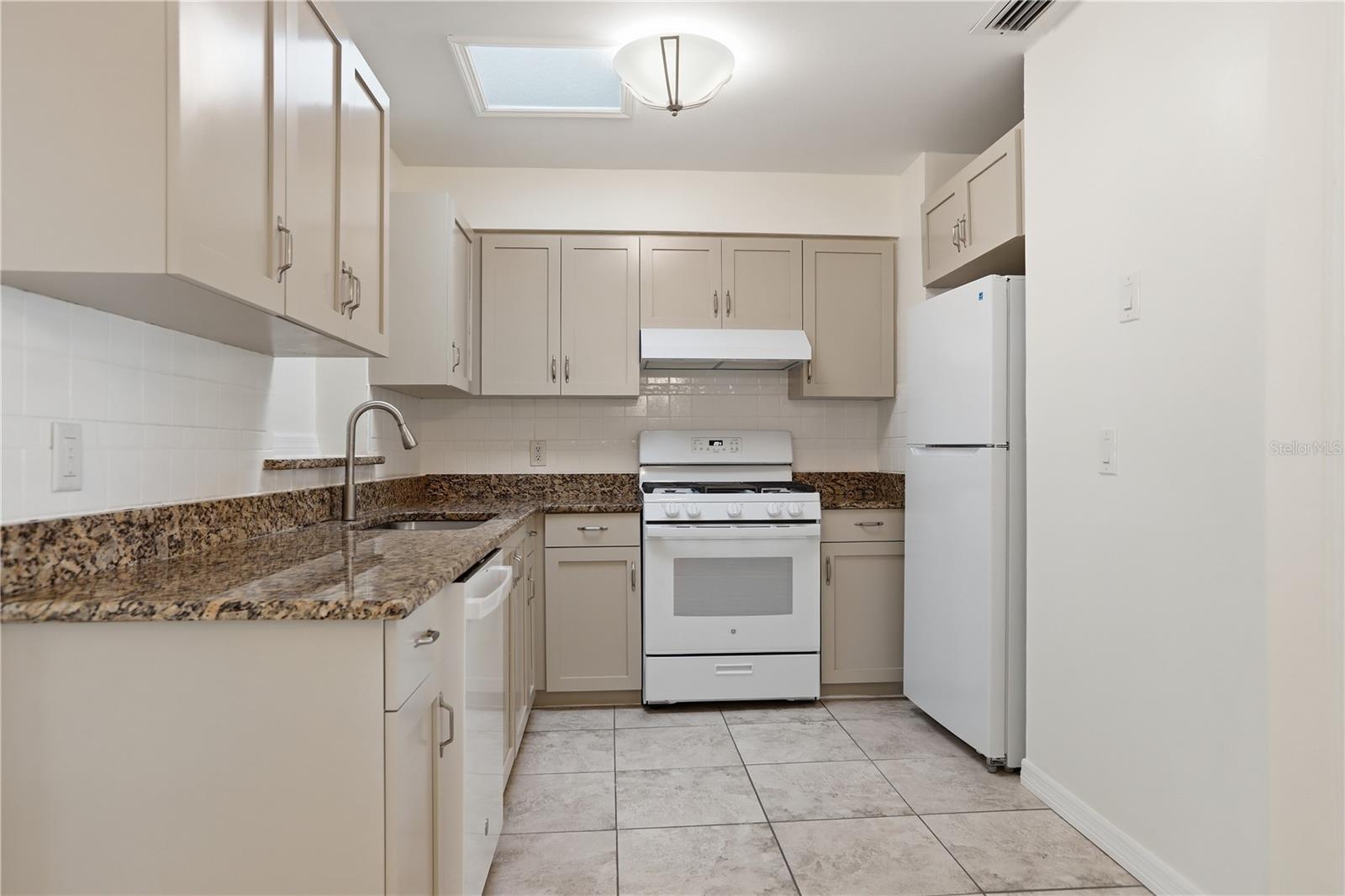 IVANHOE ESTATES - Residential