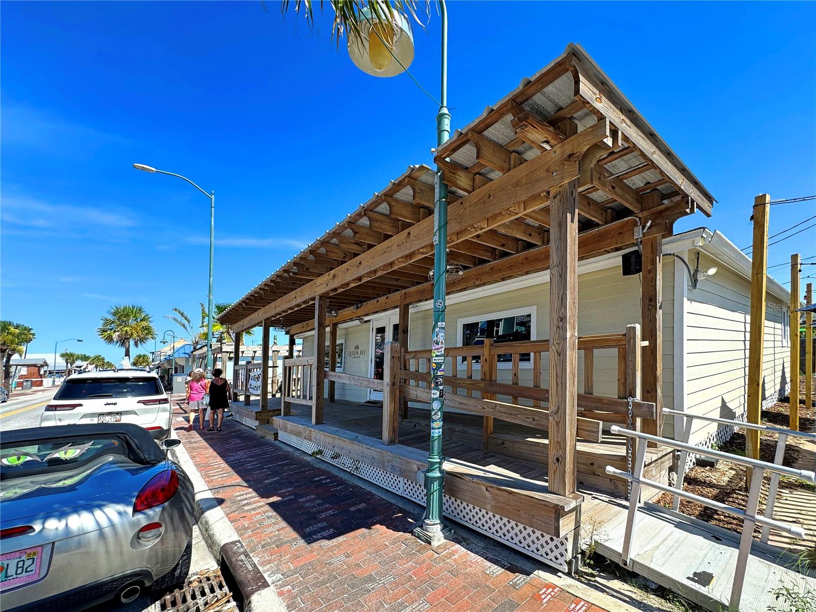 LOCATION-LOCATION-LOCATION---Directly on HIGH traffic area--Flagler Ave!. Updated 2 buildings--Building #1 is 1521 sq ft; Building #2-456 Sq. Ft. Both have been extensively renovated within last 6 months. Building #2(small structure) is currently leased. Improvements: Roof replaced in June of 2025; A/C replaced in Feb 2025; Hot Water Heater replaced in 2025. Zone MU. This is a rare double site opportunity on THE Flagler Ave. All measurements are estimates. Buyer/Buyer's Agent should confirm all information.