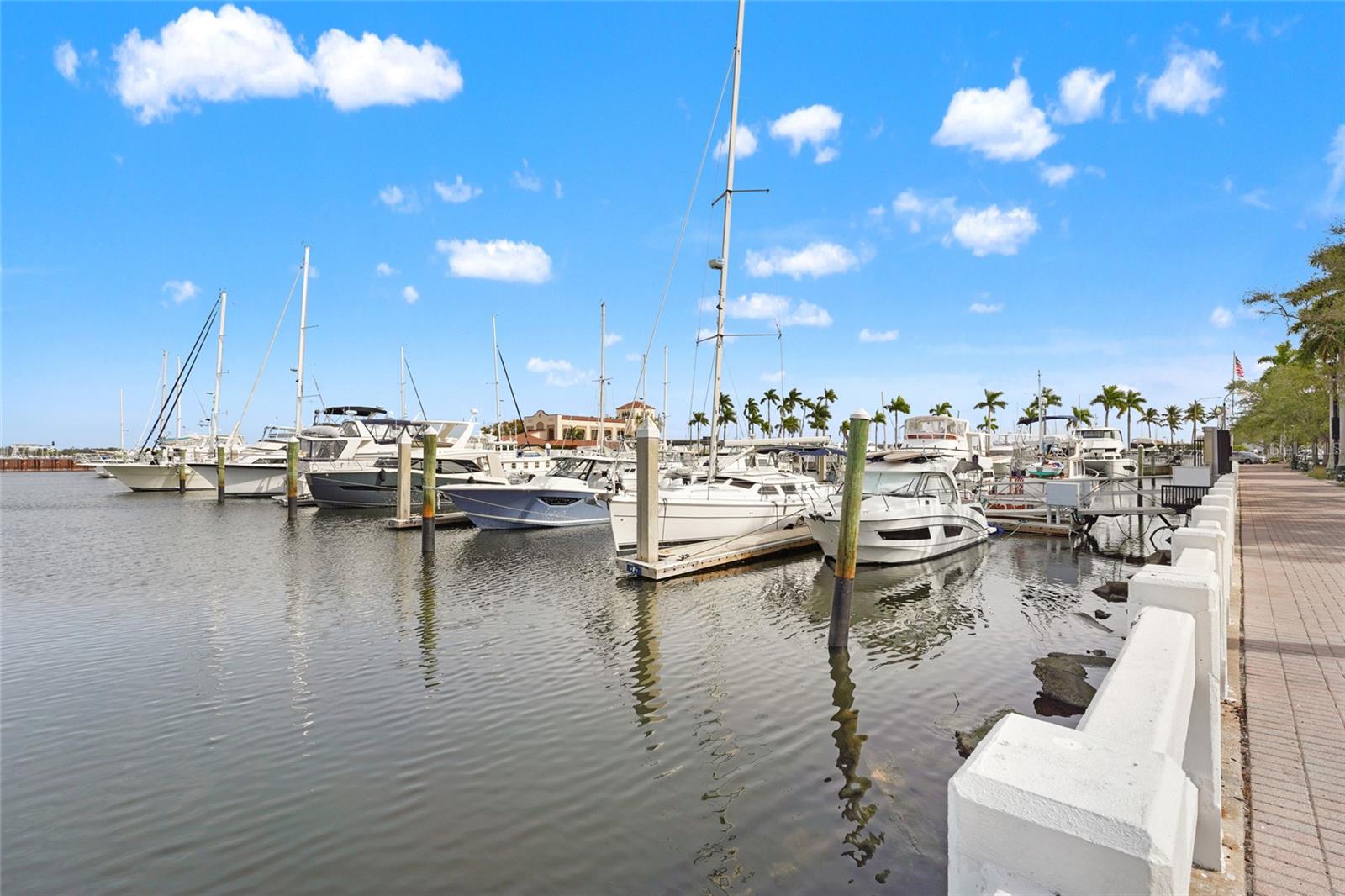 EDGEMERE - Residential