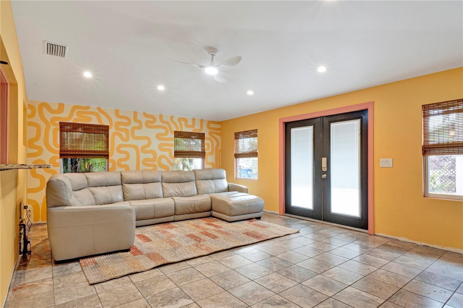 EDGEMERE - Residential