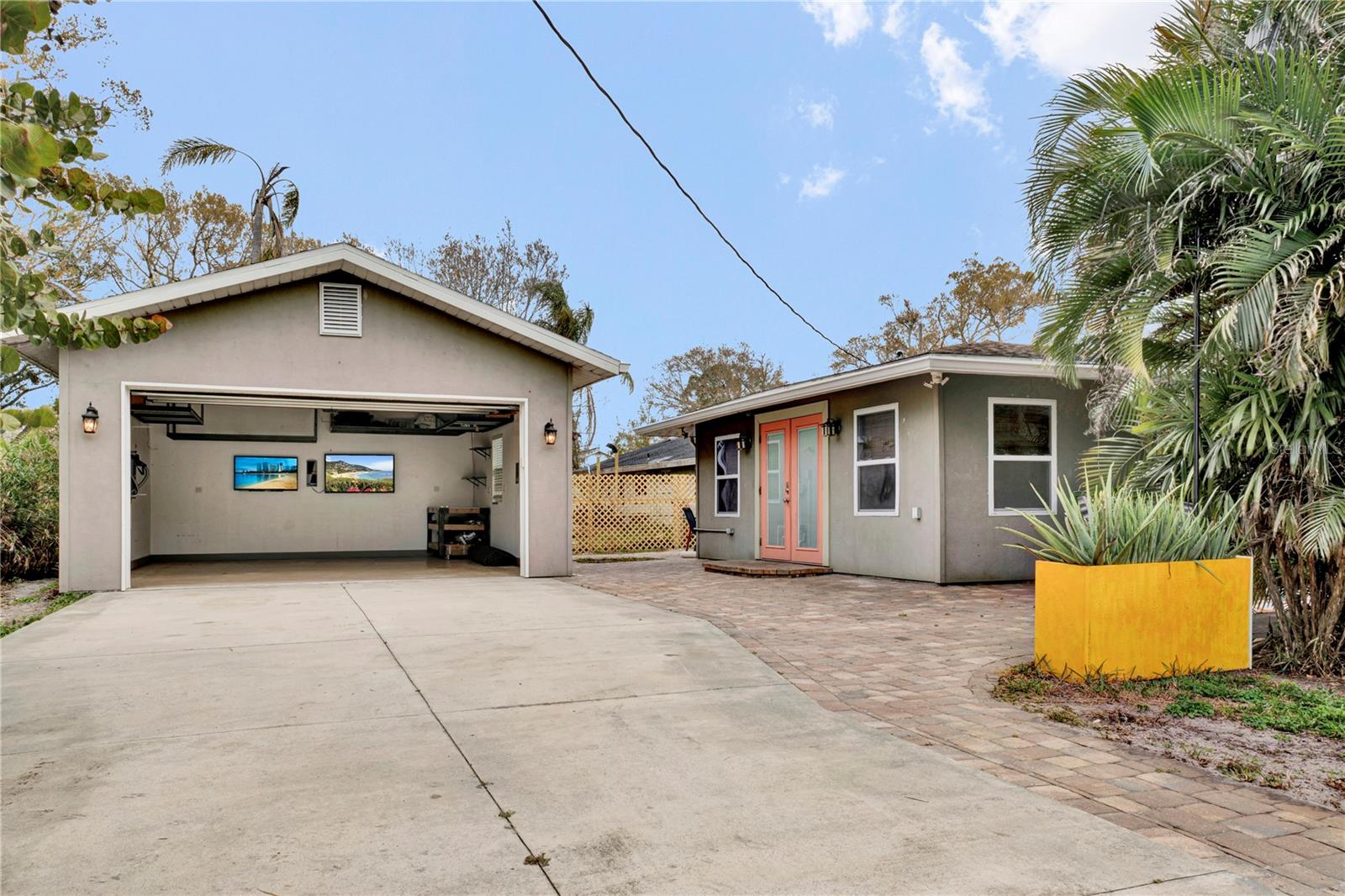 EDGEMERE - Residential