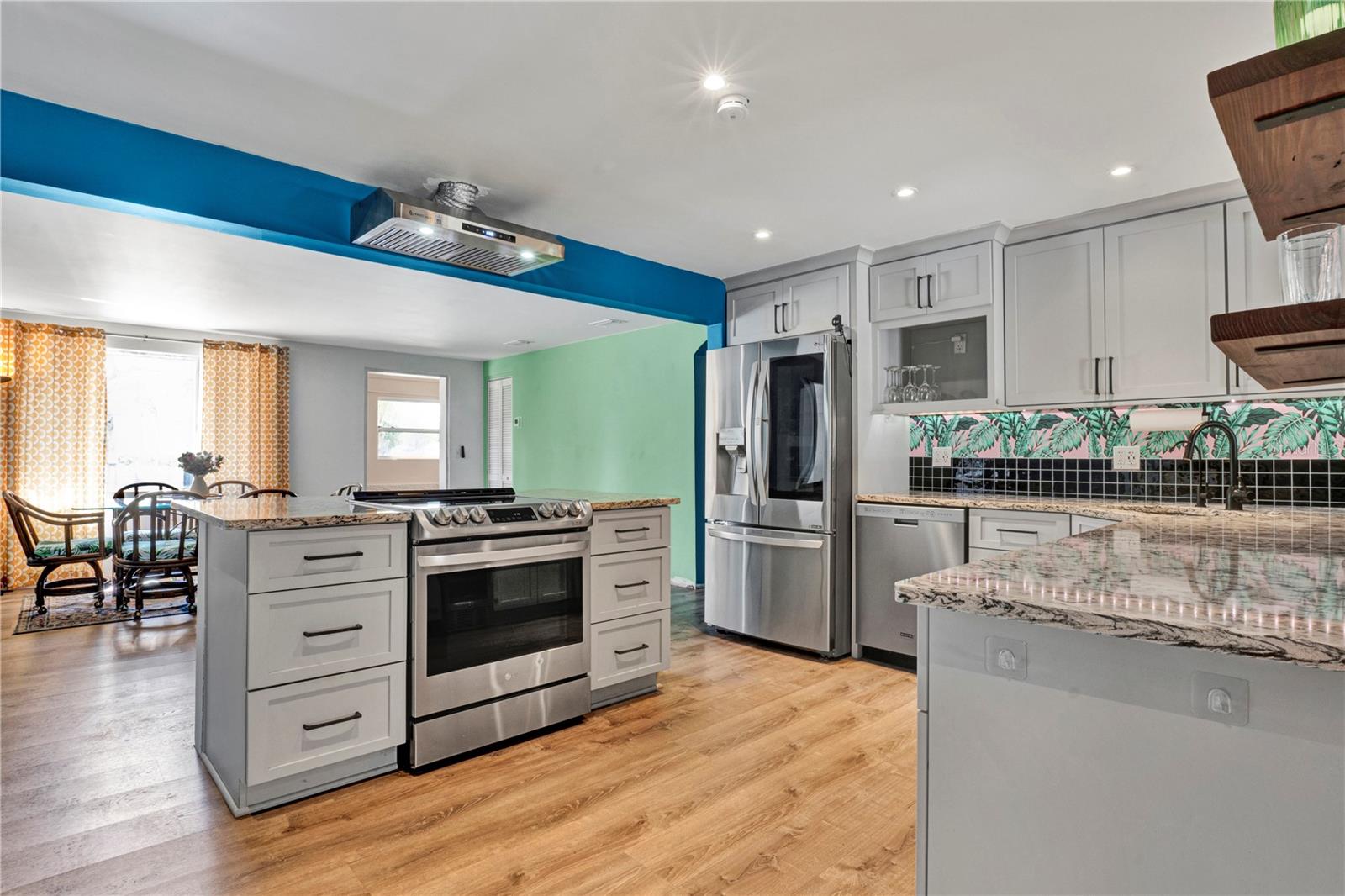 EDGEMERE - Residential