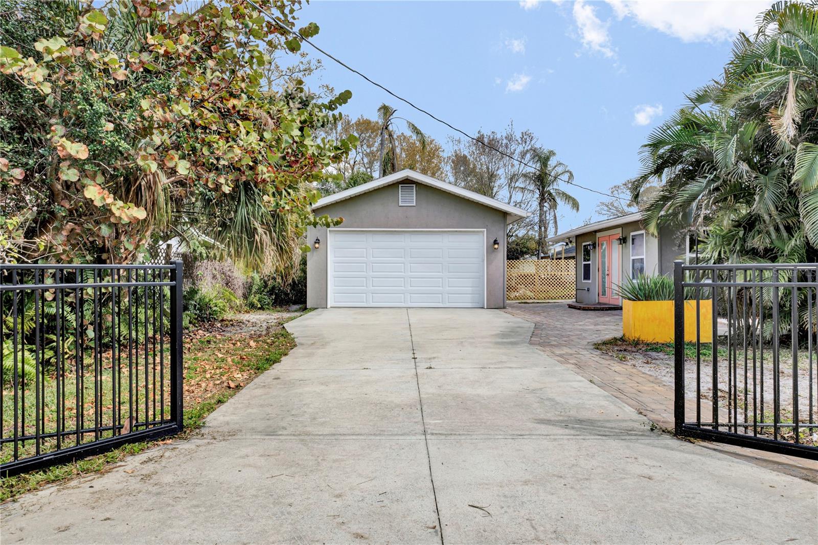 EDGEMERE - Residential