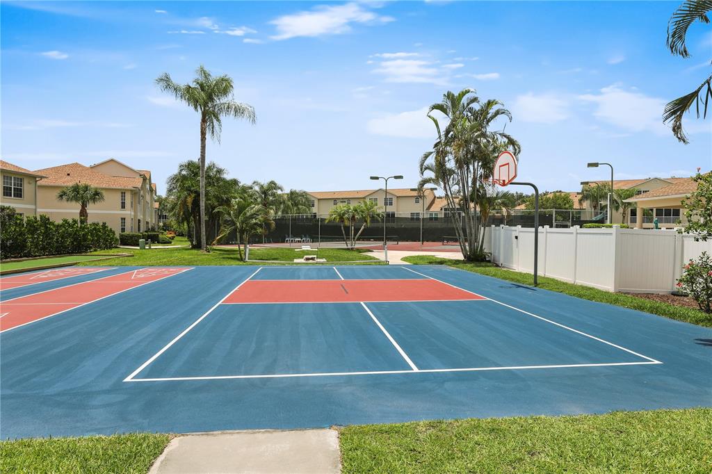 PINESTONE AT PALMER RANCH - Residential Lease