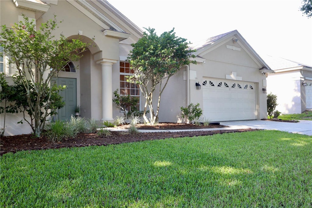 Photo of 7902 Glen Crest Way, Orlando, FL 32836 (MLS # S5153204)