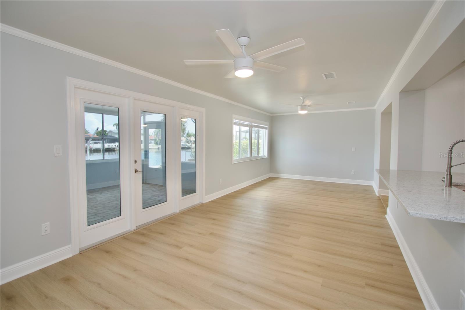 FLOR A MAR - Residential