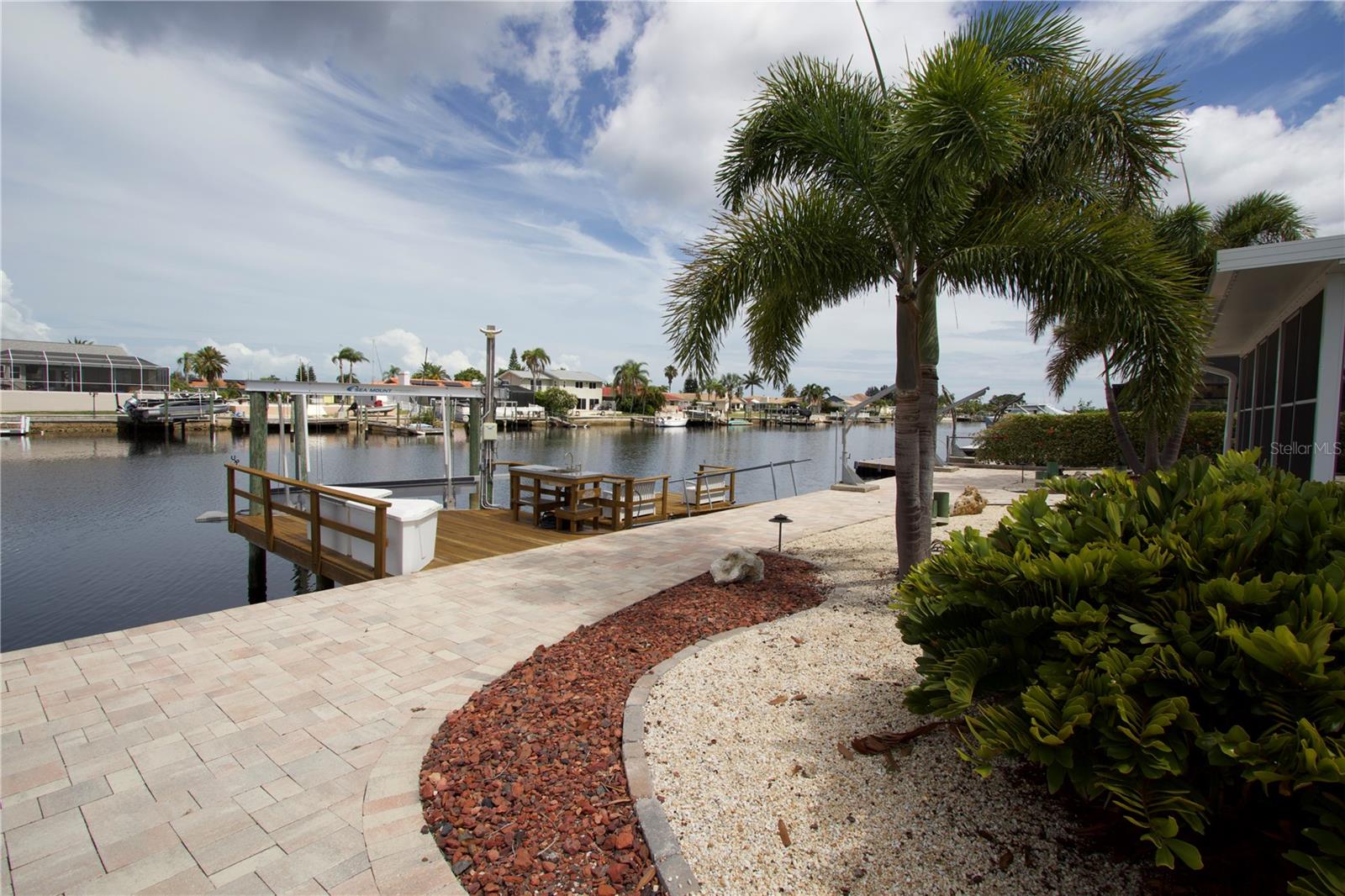 FLOR A MAR - Residential