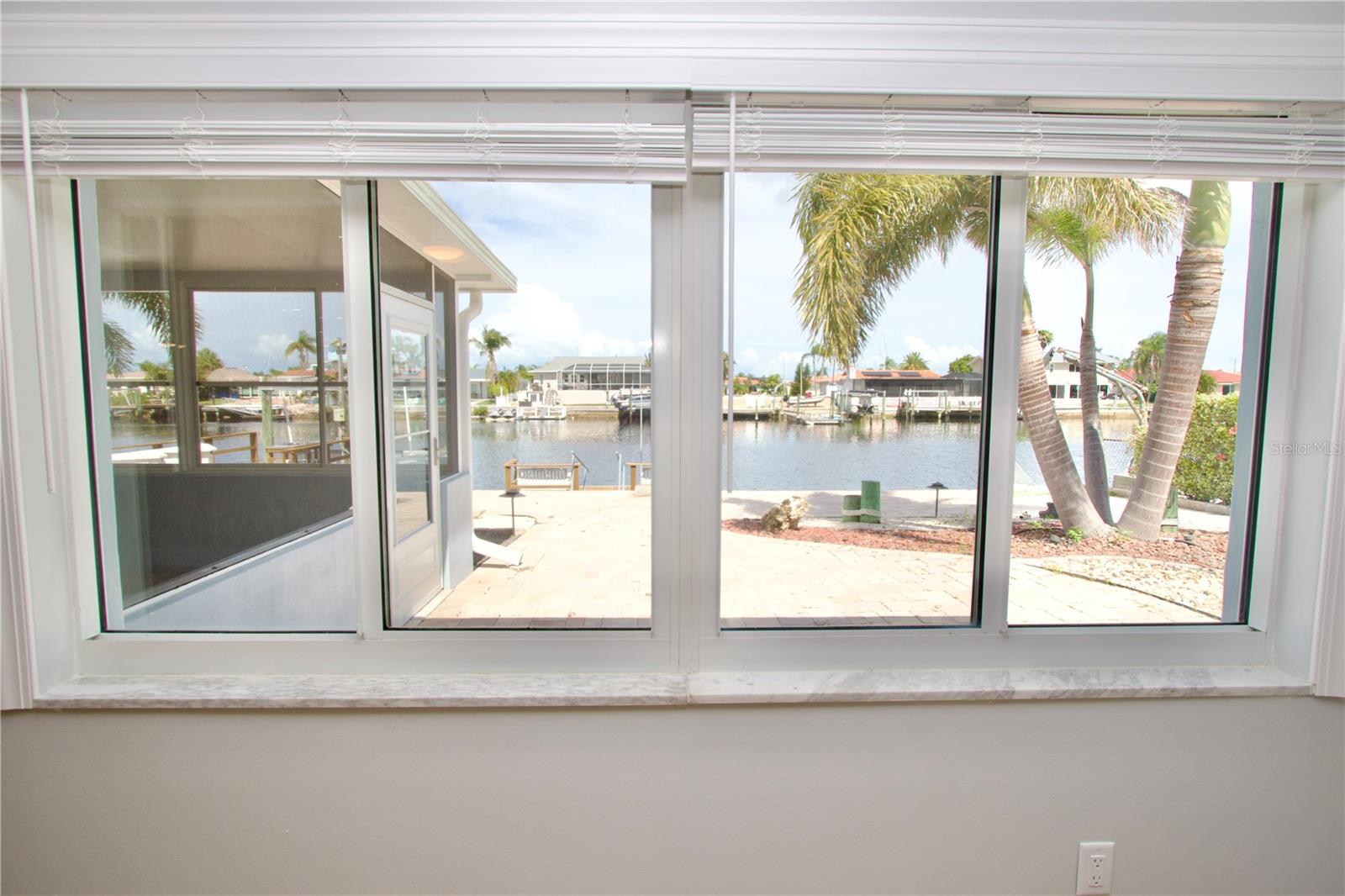 FLOR A MAR - Residential