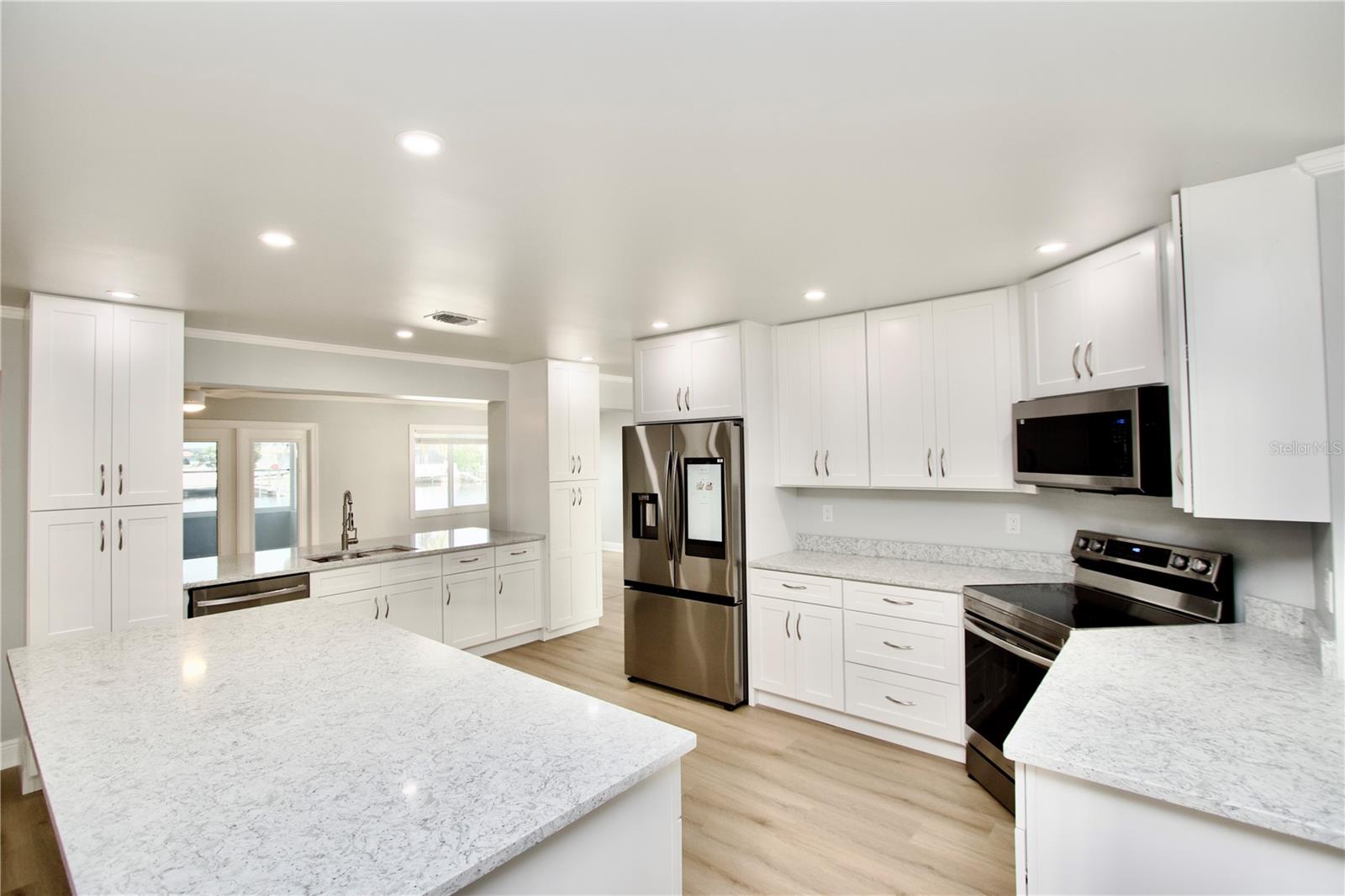 FLOR A MAR - Residential