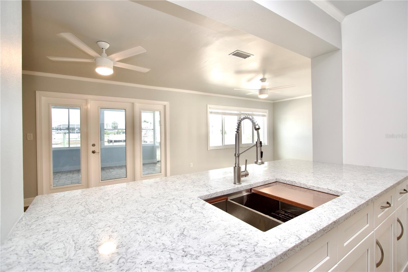 FLOR A MAR - Residential