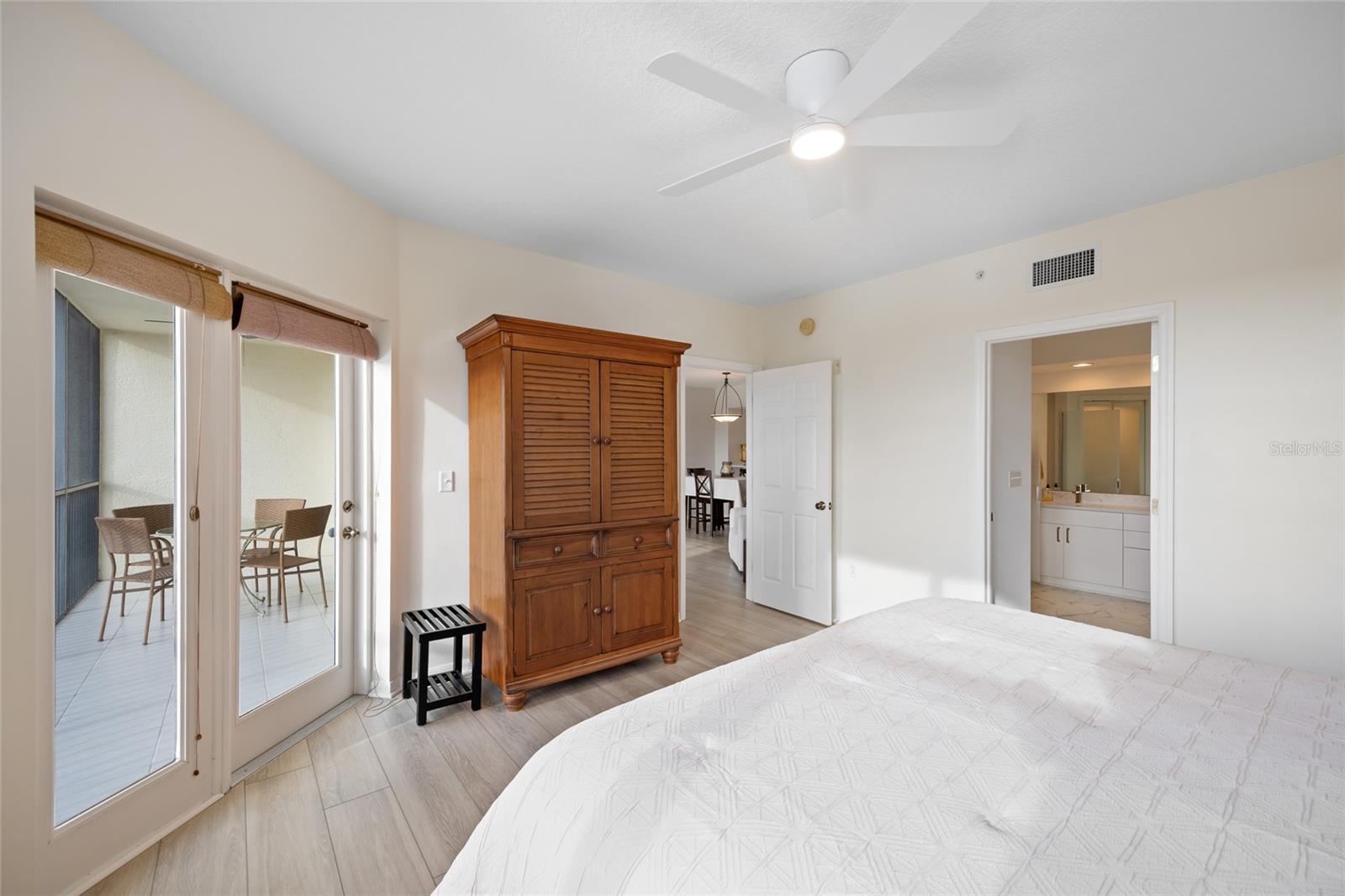 COUNTRY CLUB CONDO AT EAST BAY - Residential