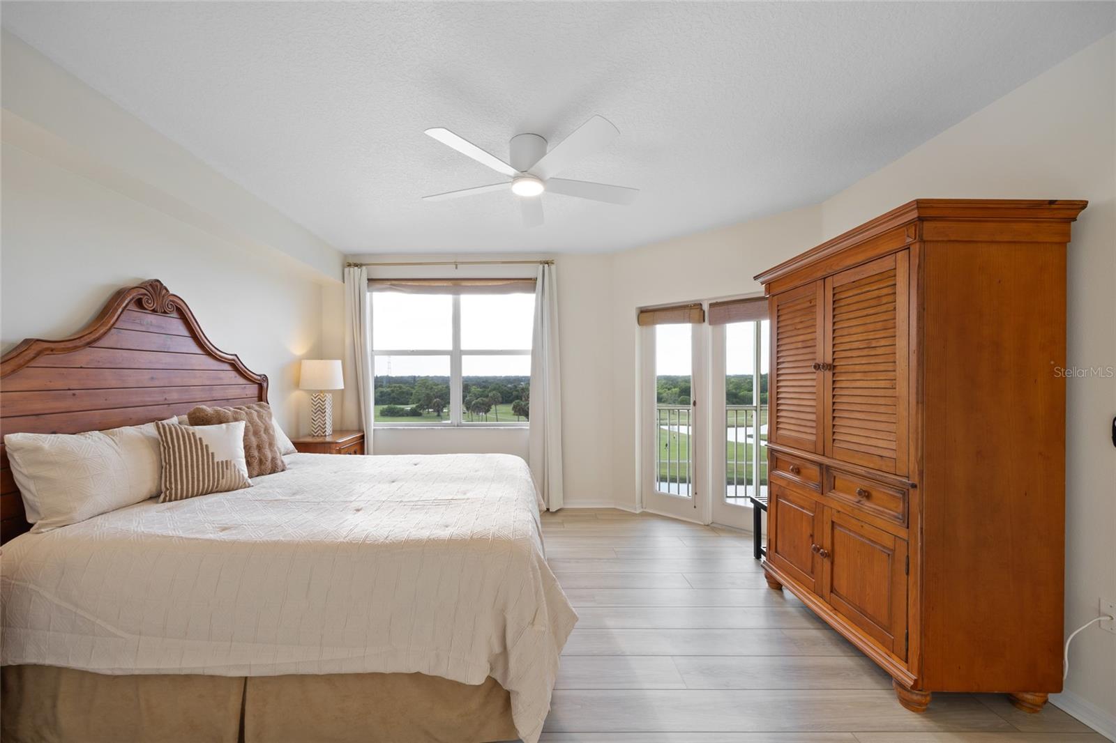 COUNTRY CLUB CONDO AT EAST BAY - Residential