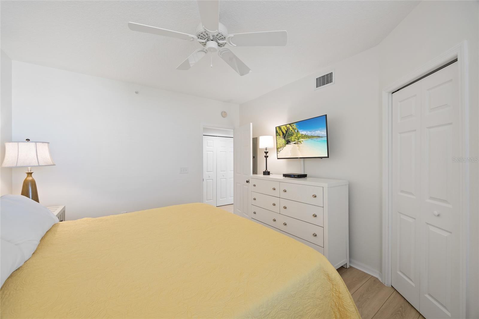 COUNTRY CLUB CONDO AT EAST BAY - Residential