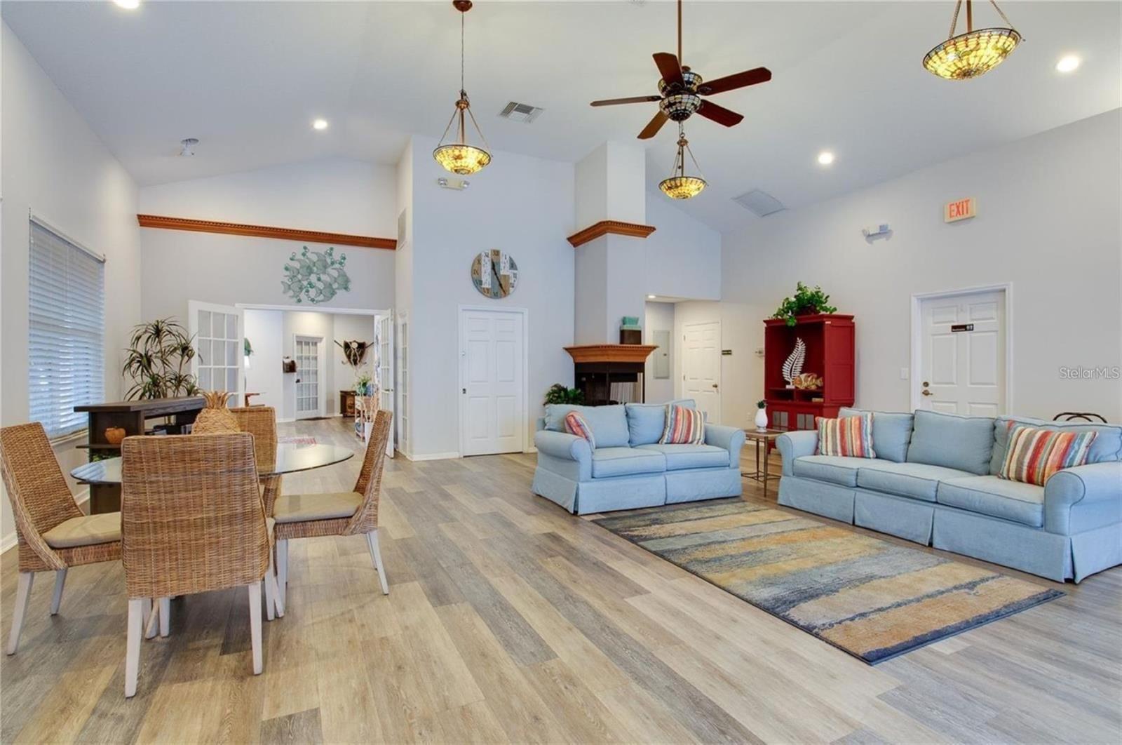 COUNTRY CLUB CONDO AT EAST BAY - Residential