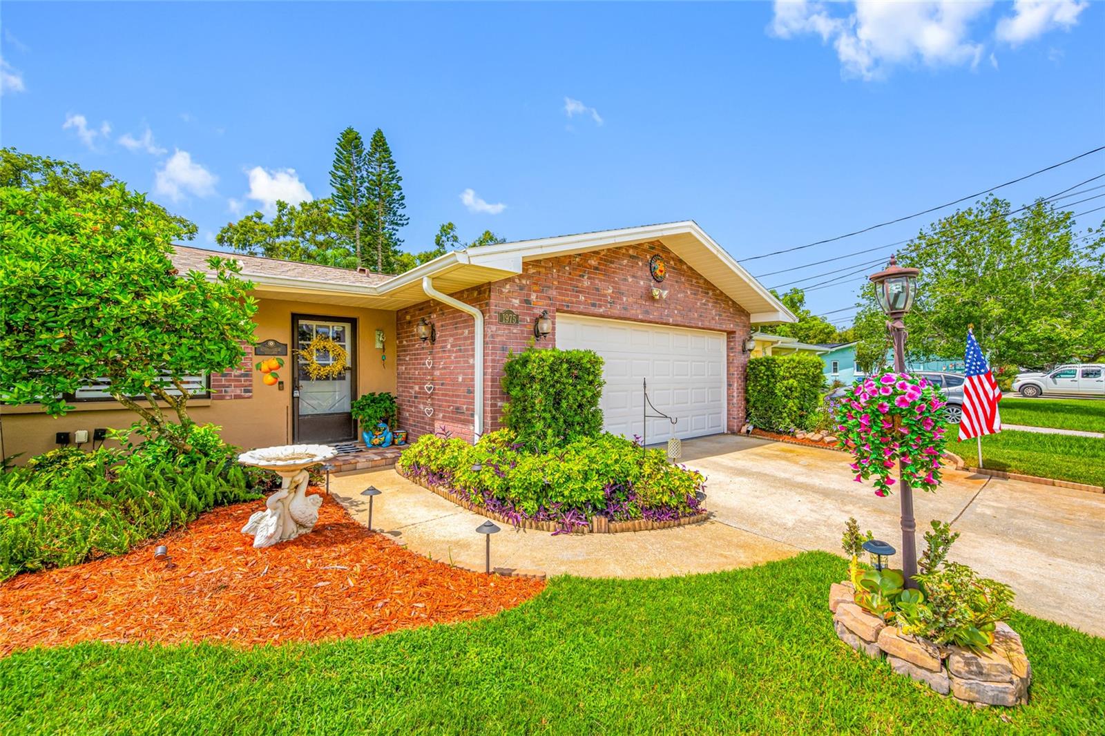 1975 VALLEY DRIVE
