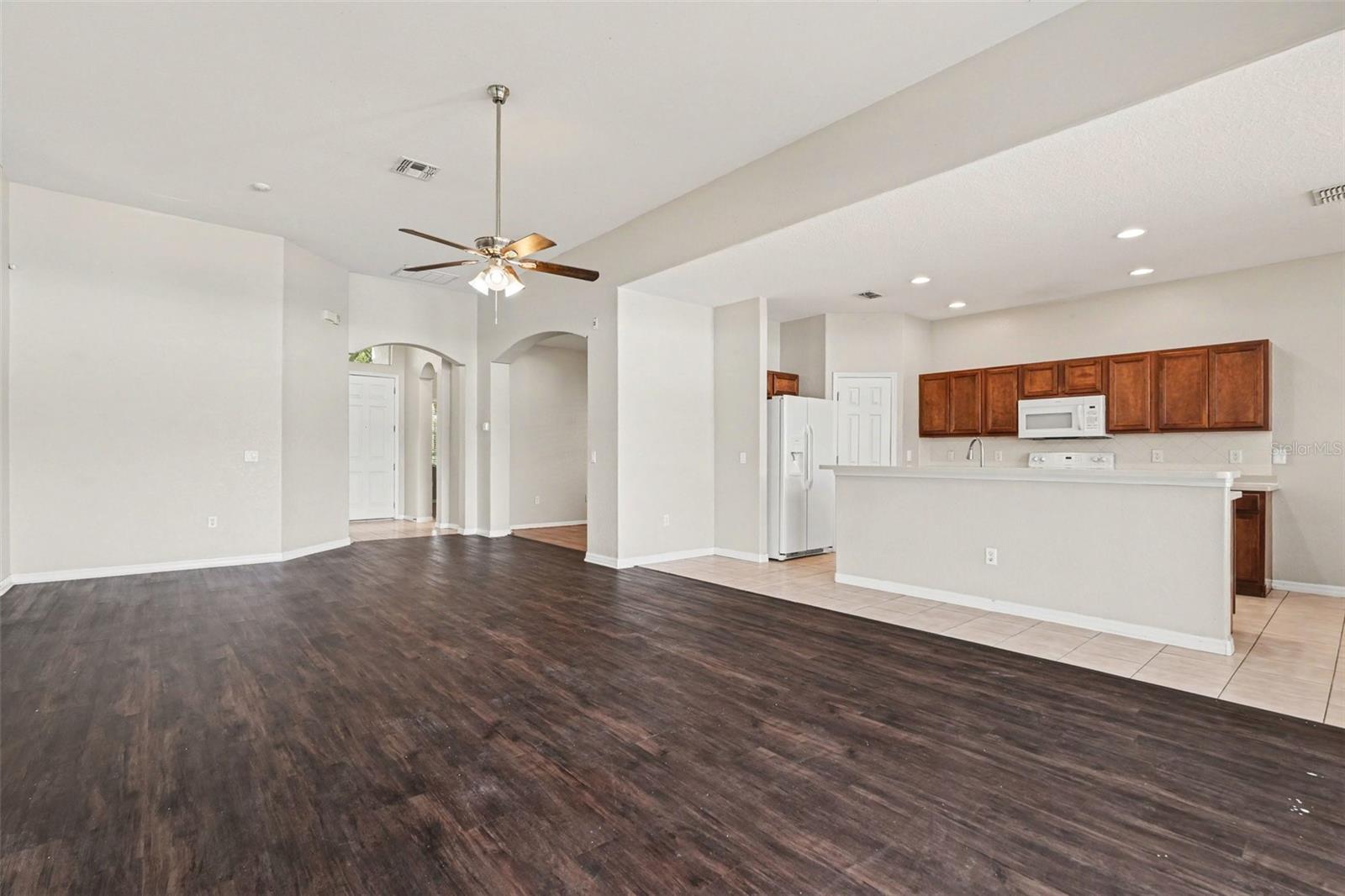 SUNCOAST LAKES PH 01 - Residential