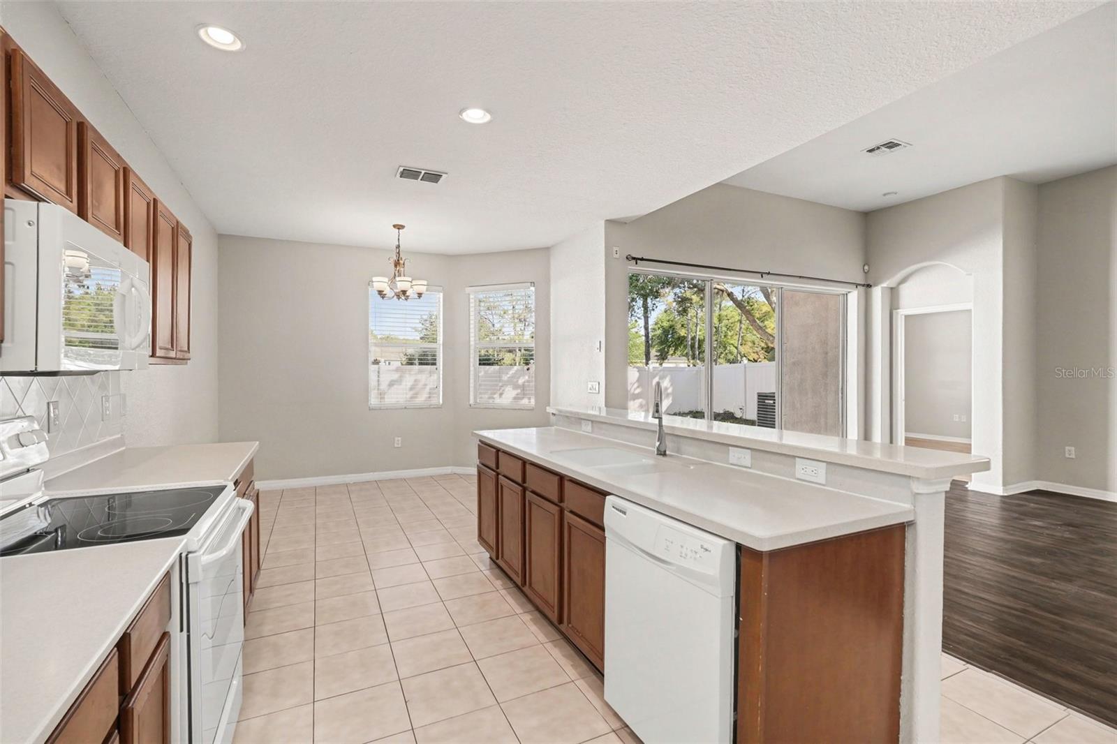 SUNCOAST LAKES PH 01 - Residential