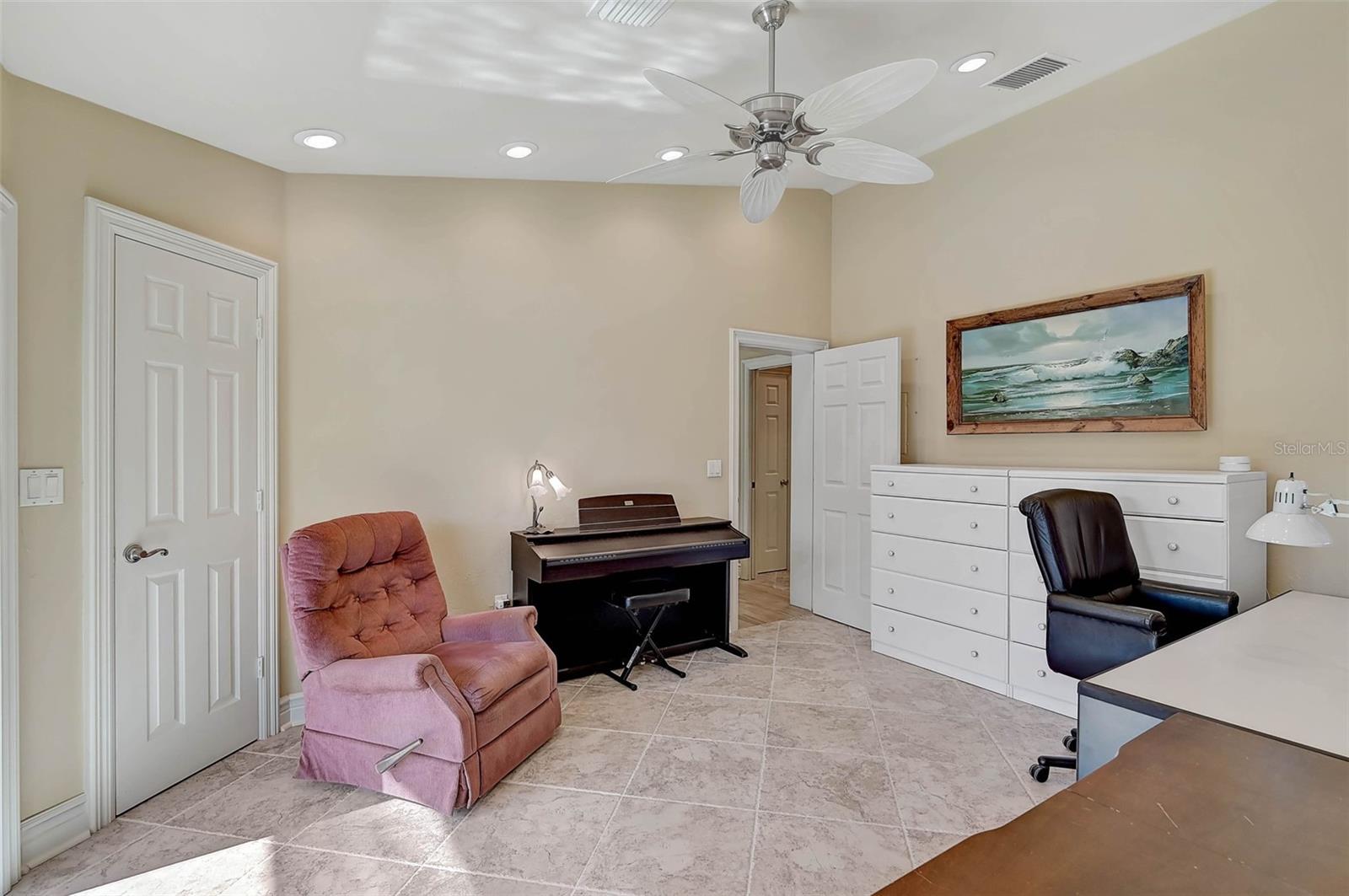 SOUTHBAY YACHT & RACQUET CLUB - Residential