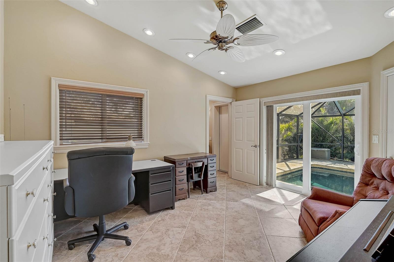 SOUTHBAY YACHT & RACQUET CLUB - Residential