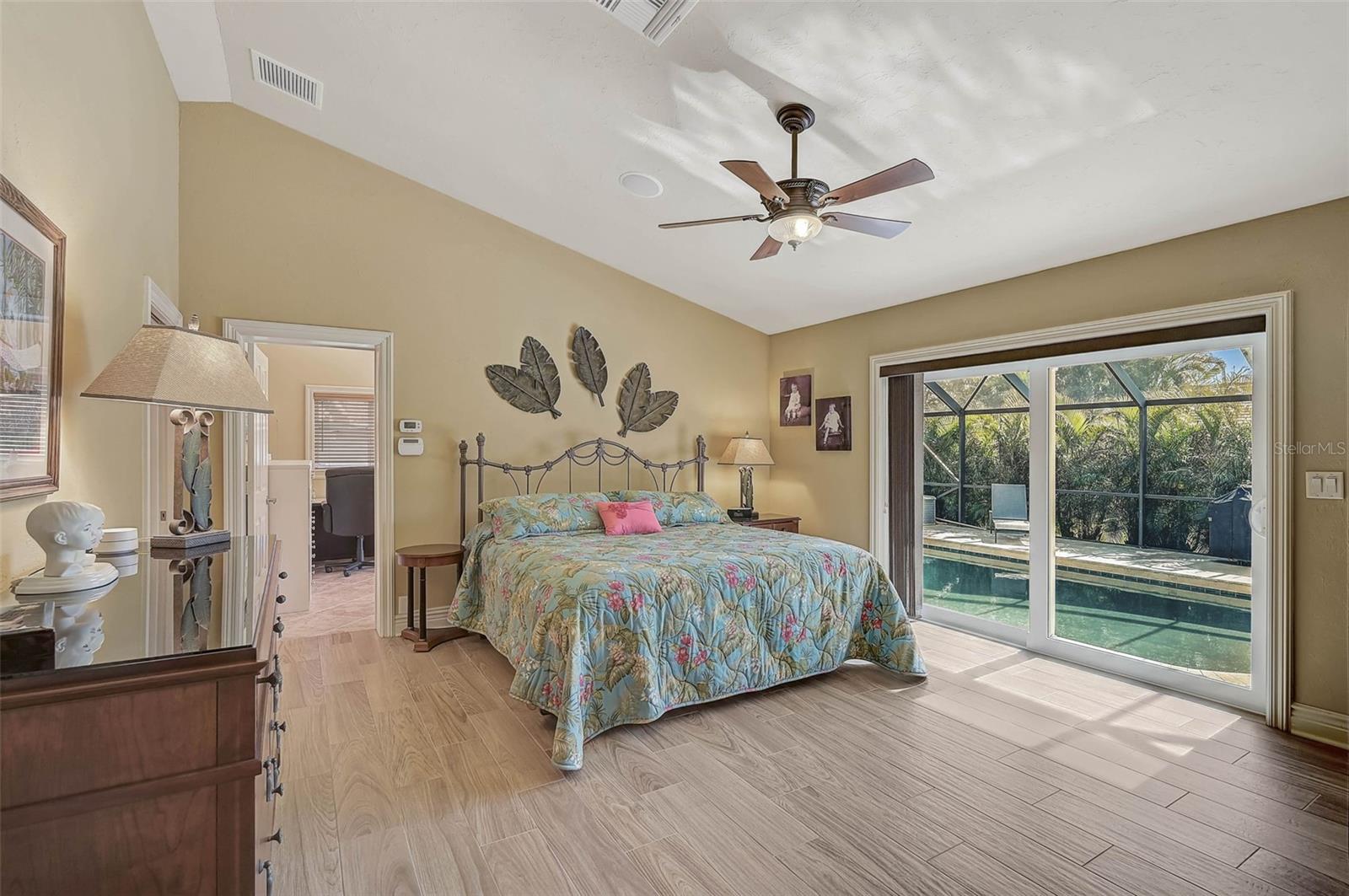 SOUTHBAY YACHT & RACQUET CLUB - Residential