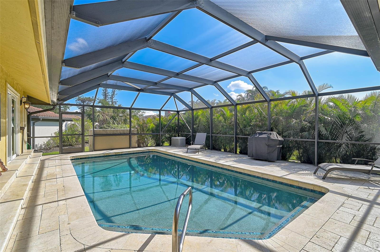 SOUTHBAY YACHT & RACQUET CLUB - Residential