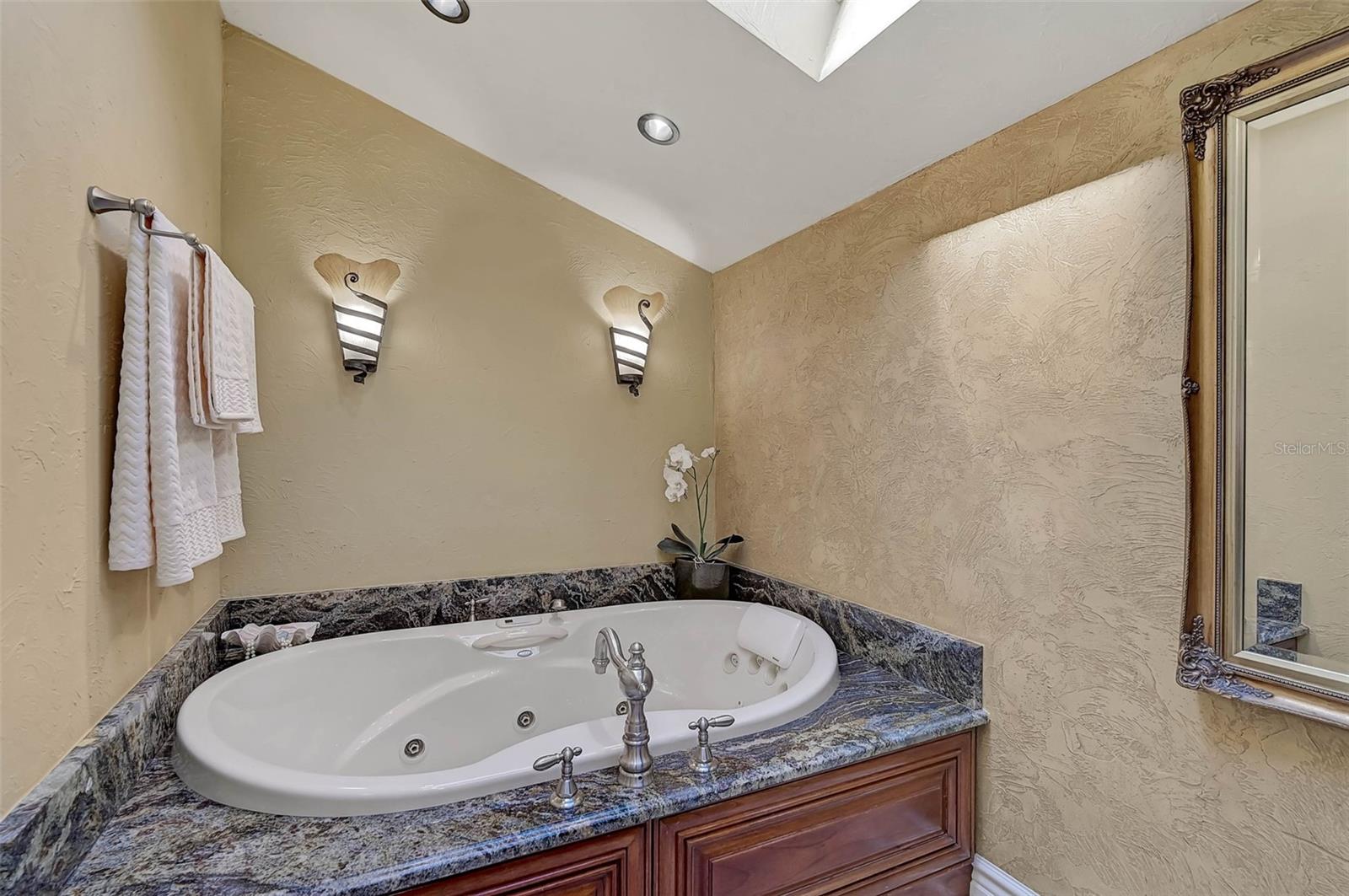 SOUTHBAY YACHT & RACQUET CLUB - Residential