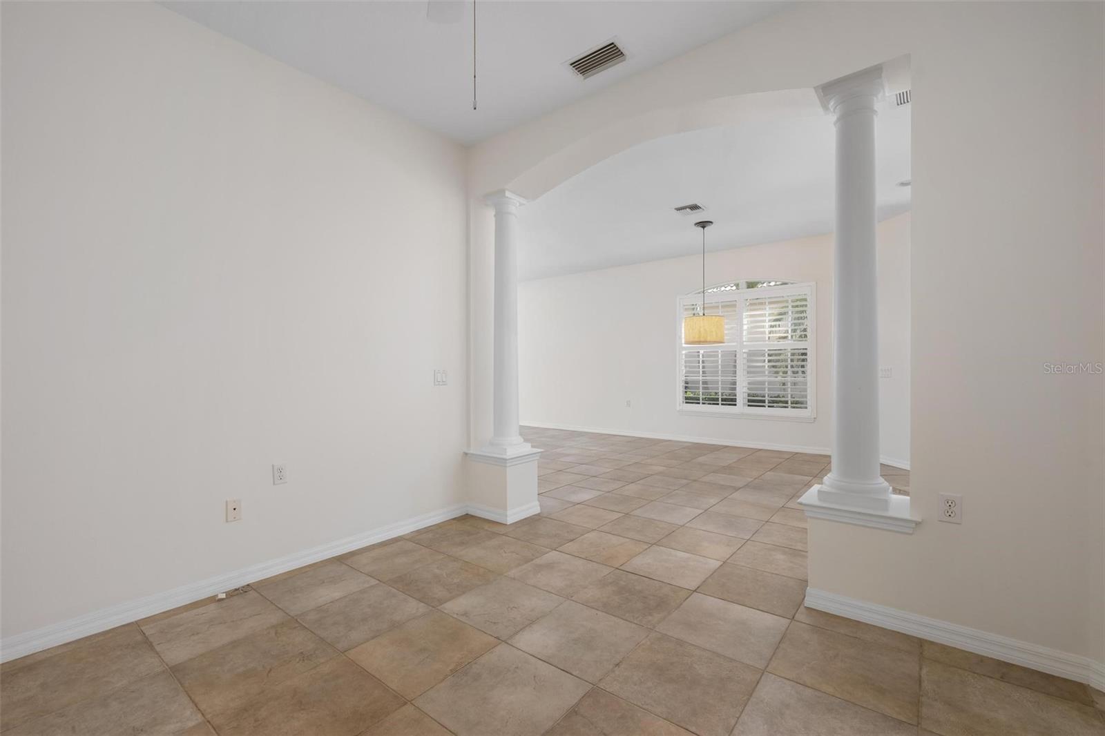 PELICAN POINTE GOLF & COUNTRY CLUB - Residential