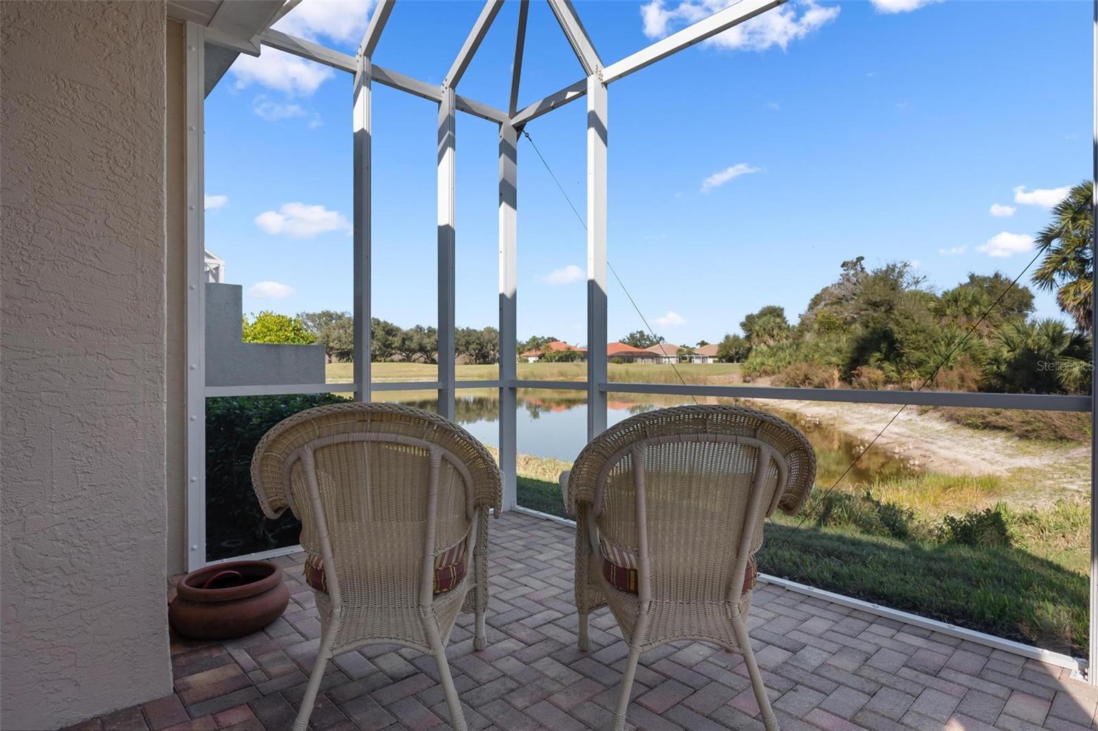 PELICAN POINTE GOLF & COUNTRY CLUB - Residential