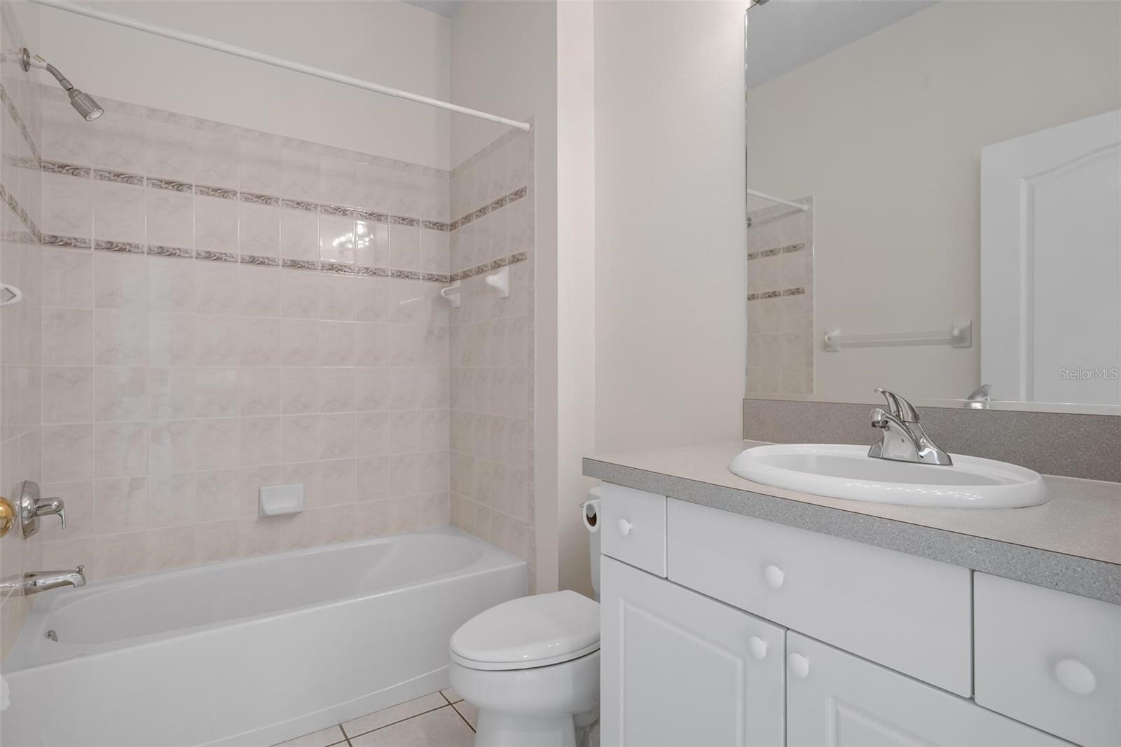 PELICAN POINTE GOLF & COUNTRY CLUB - Residential