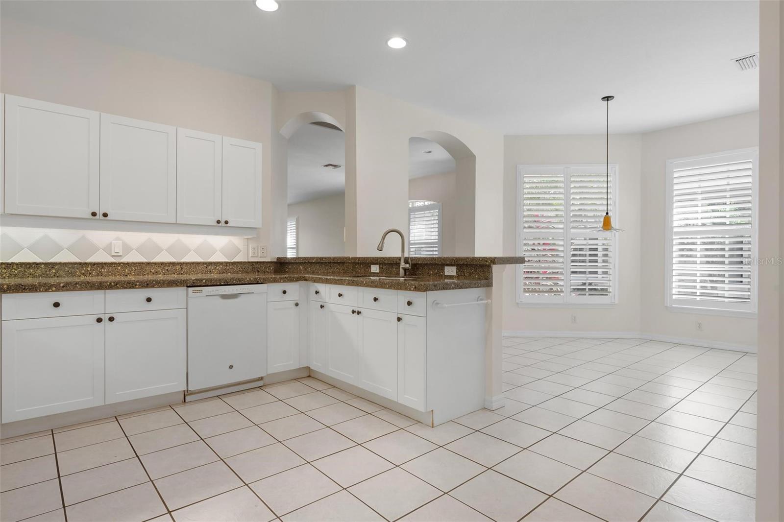 PELICAN POINTE GOLF & COUNTRY CLUB - Residential