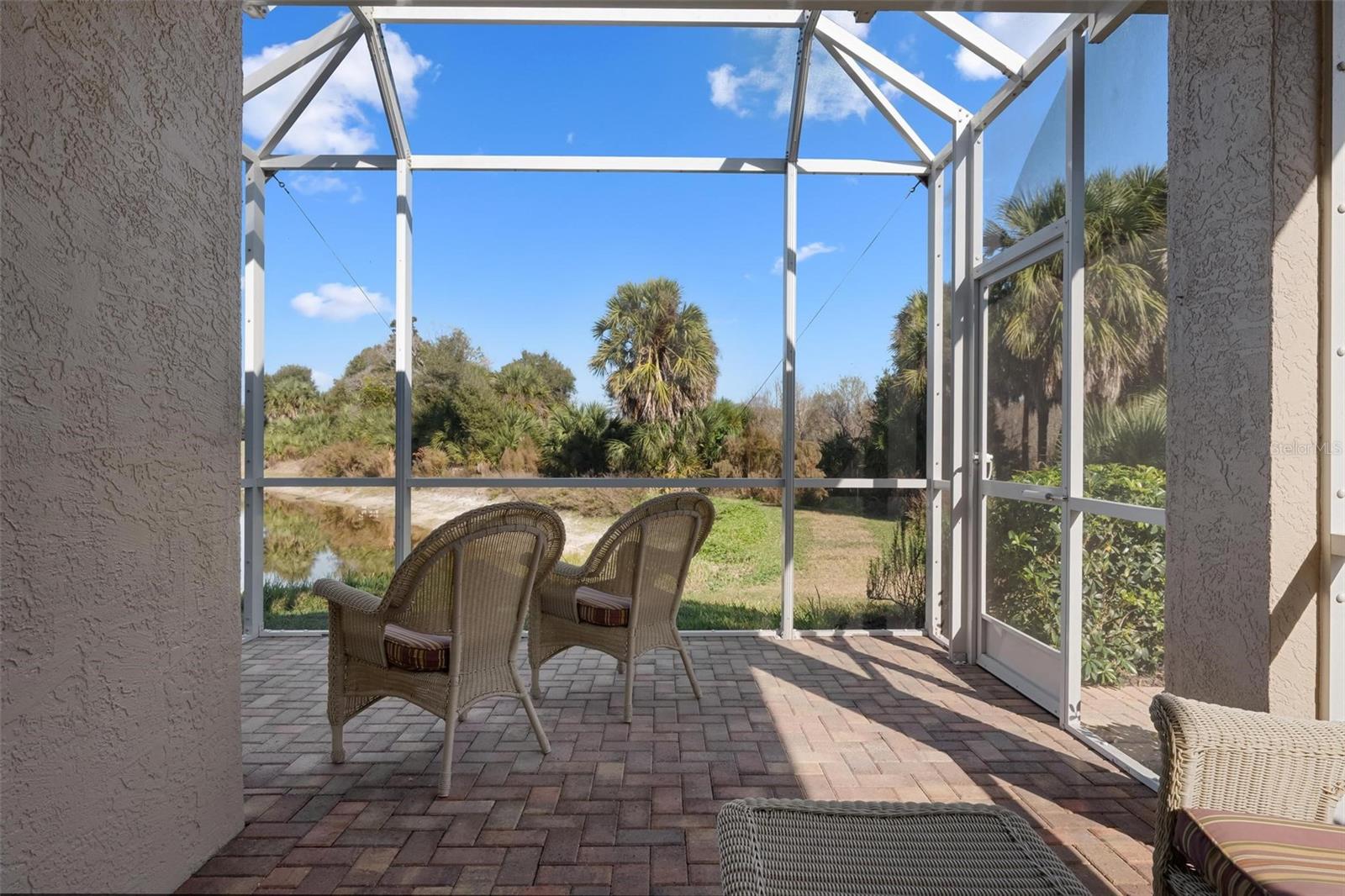 PELICAN POINTE GOLF & COUNTRY CLUB - Residential