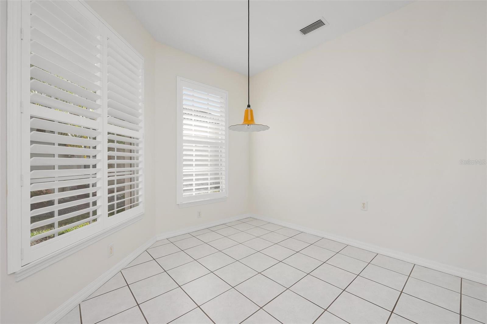 PELICAN POINTE GOLF & COUNTRY CLUB - Residential