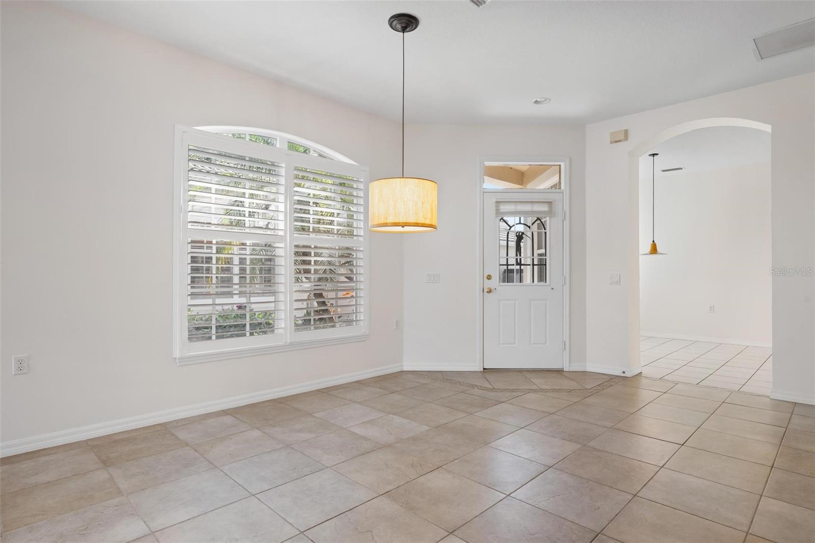 PELICAN POINTE GOLF & COUNTRY CLUB - Residential