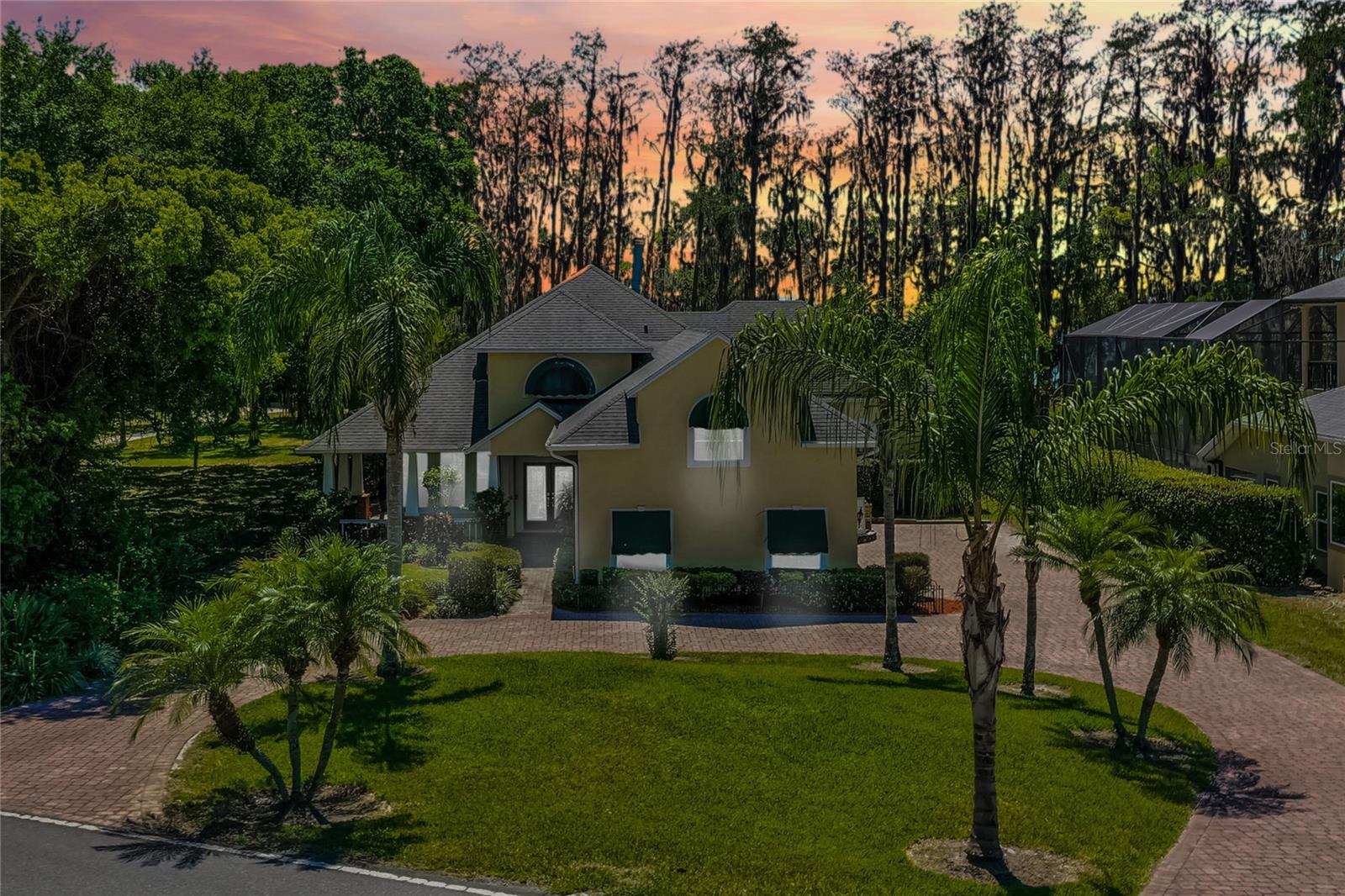 10417 LAKE LOUISA ROAD