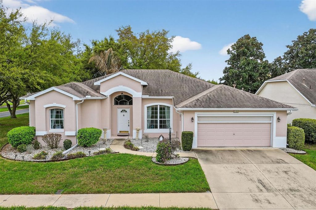 Photo of 5154 Aurora Drive, Leesburg, FL 34748 (MLS # G5109603)