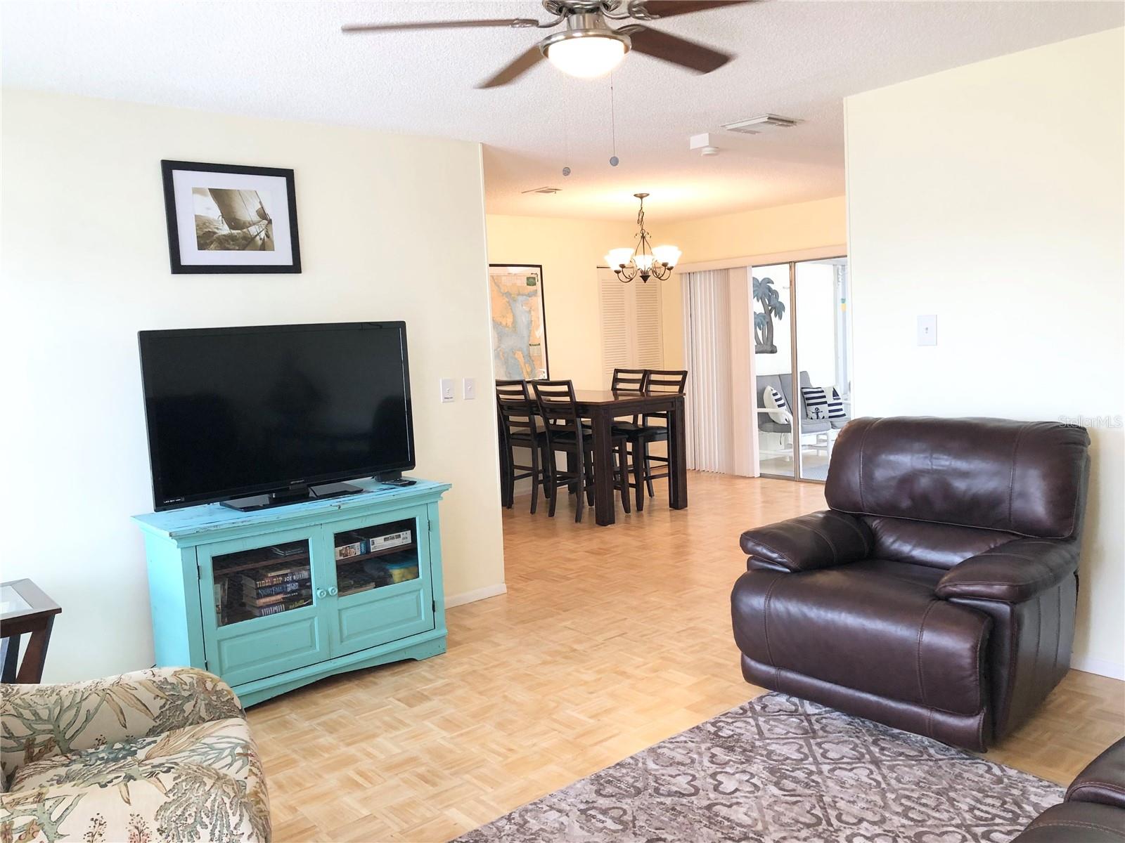 119 OLDENBURGH COURT NE