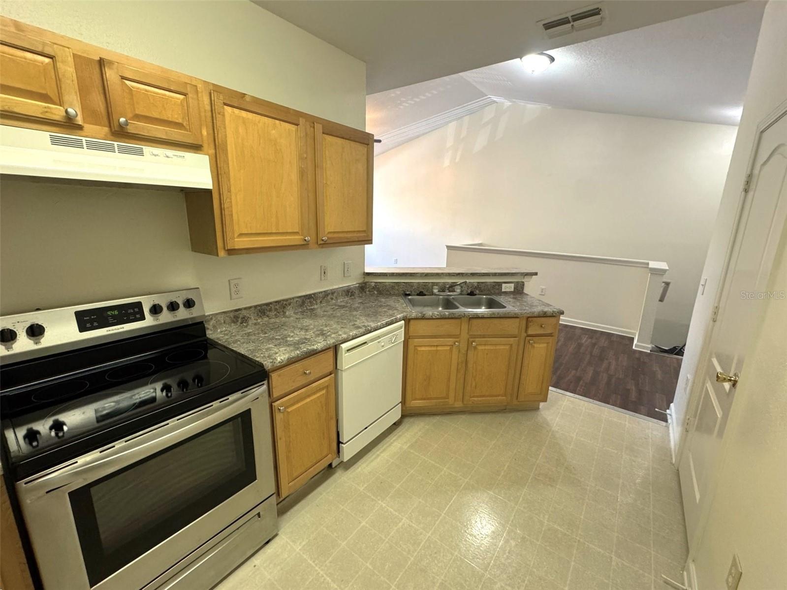 THE VILLAS CONDO - Residential