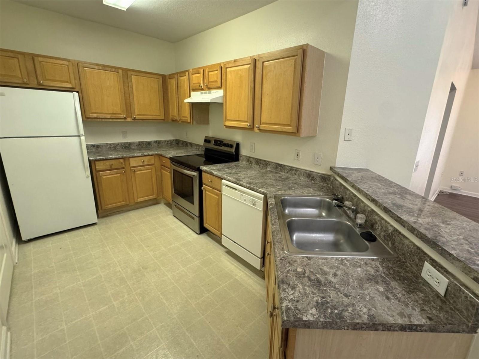 THE VILLAS CONDO - Residential