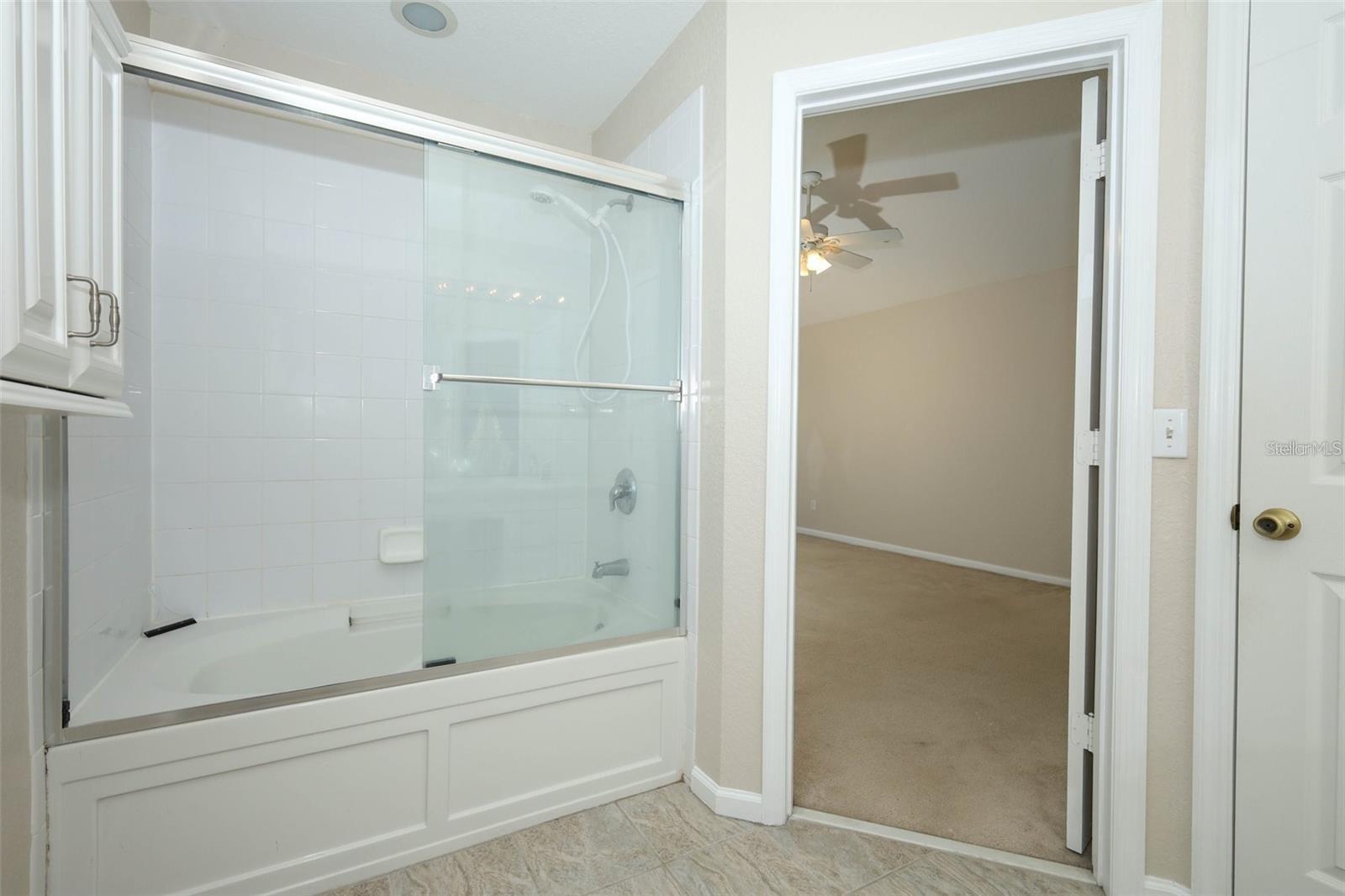 DUNWOODY COMMONS PH 2 - Residential Lease