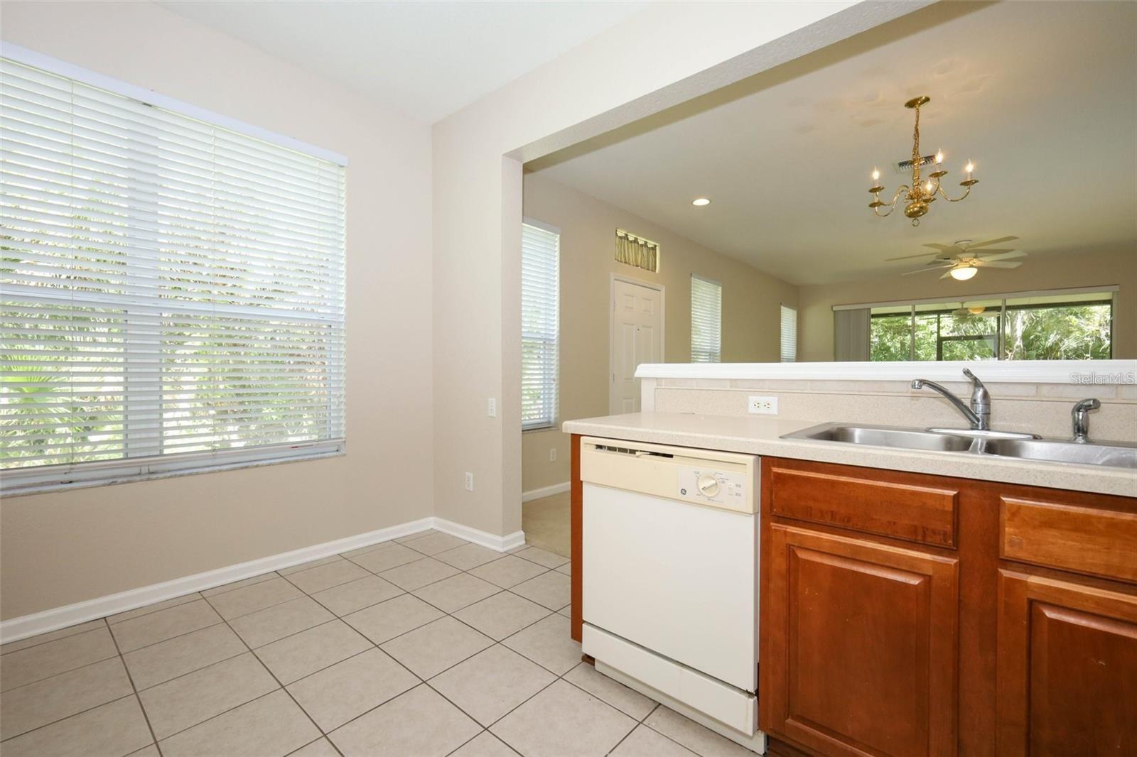 DUNWOODY COMMONS PH 2 - Residential Lease