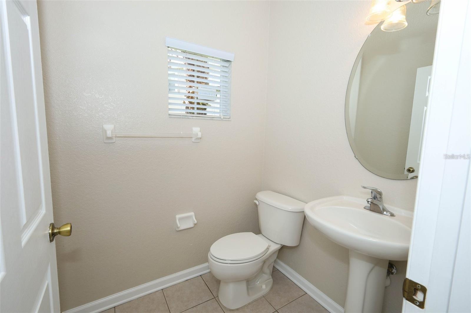 DUNWOODY COMMONS PH 2 - Residential Lease