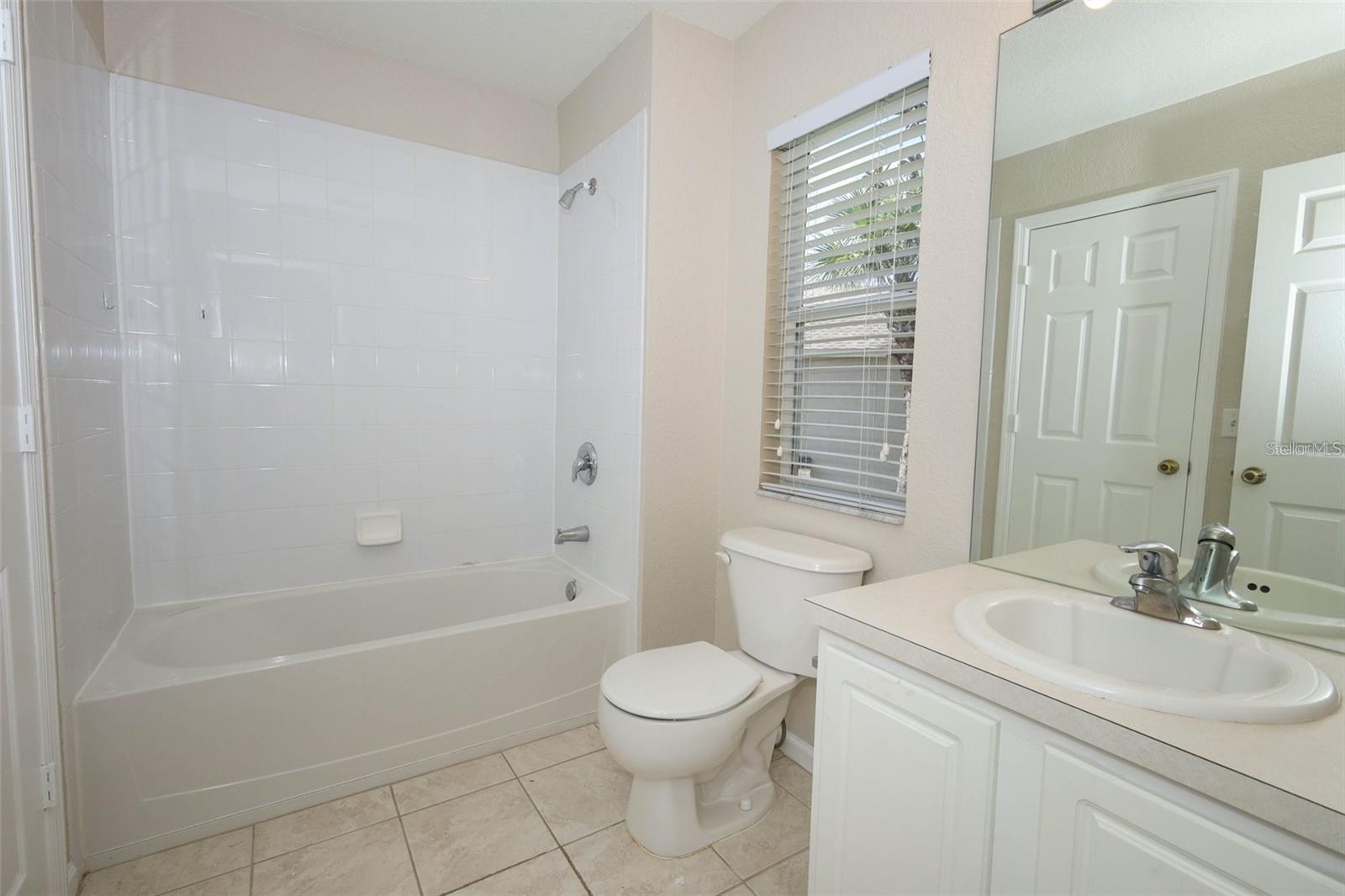 DUNWOODY COMMONS PH 2 - Residential Lease