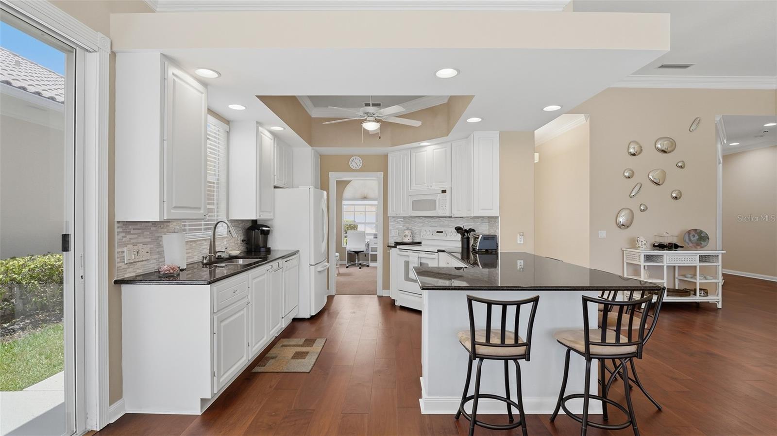 VILLAGEWALK - Residential