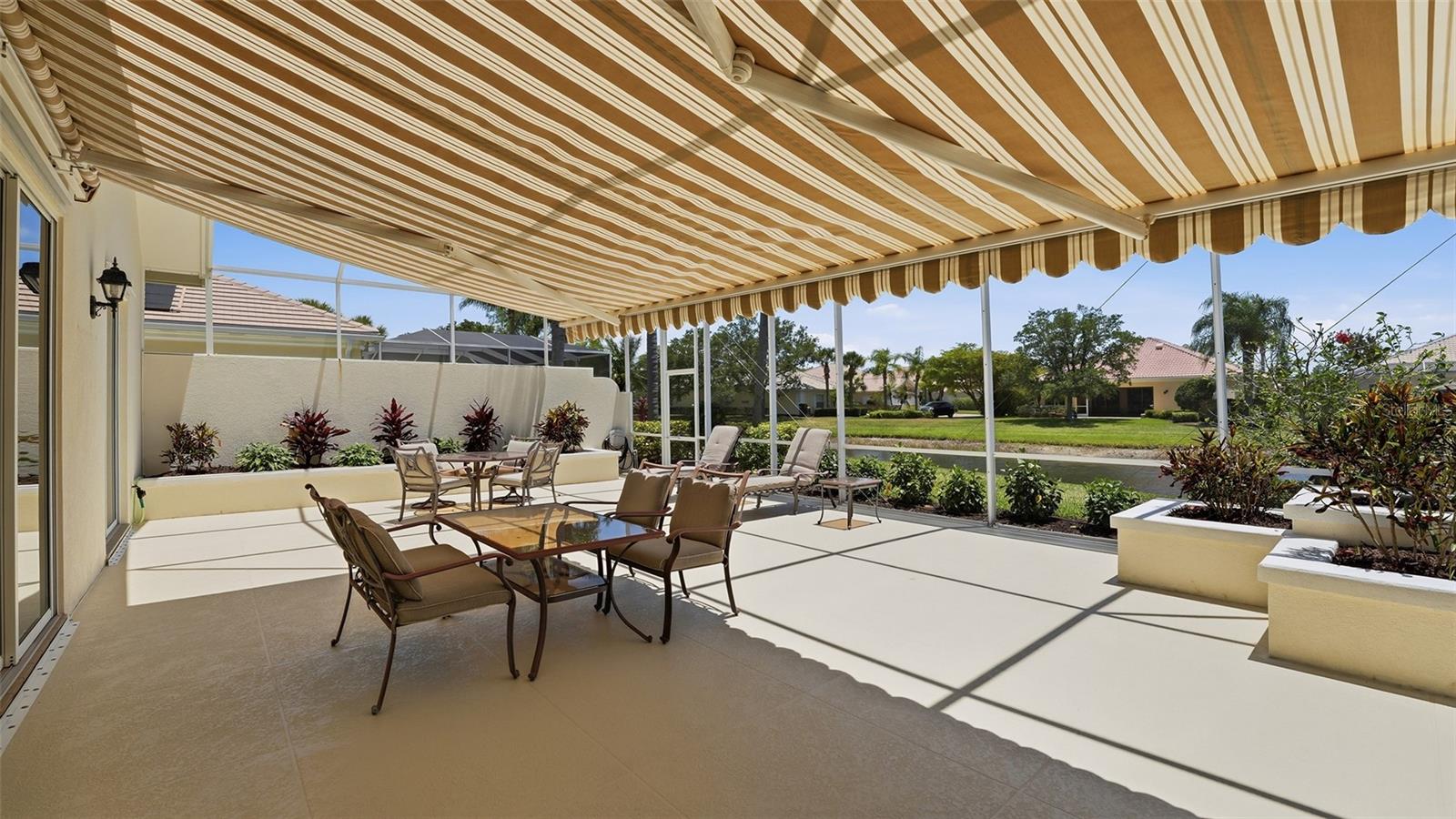 VILLAGEWALK - Residential